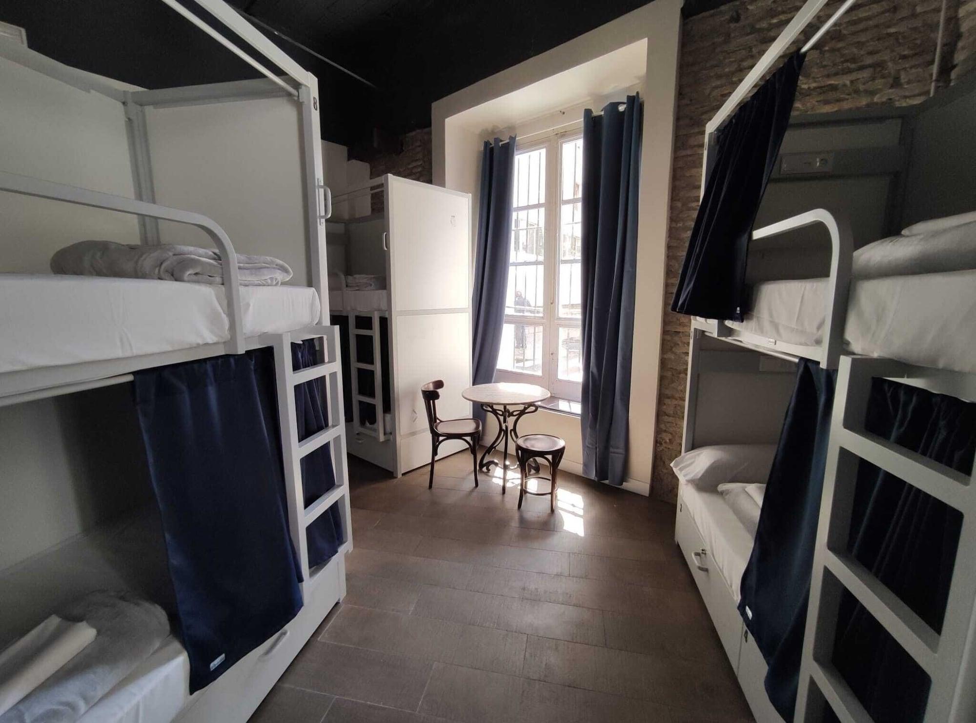 Habitación Black Swan Hostel Sevilla
