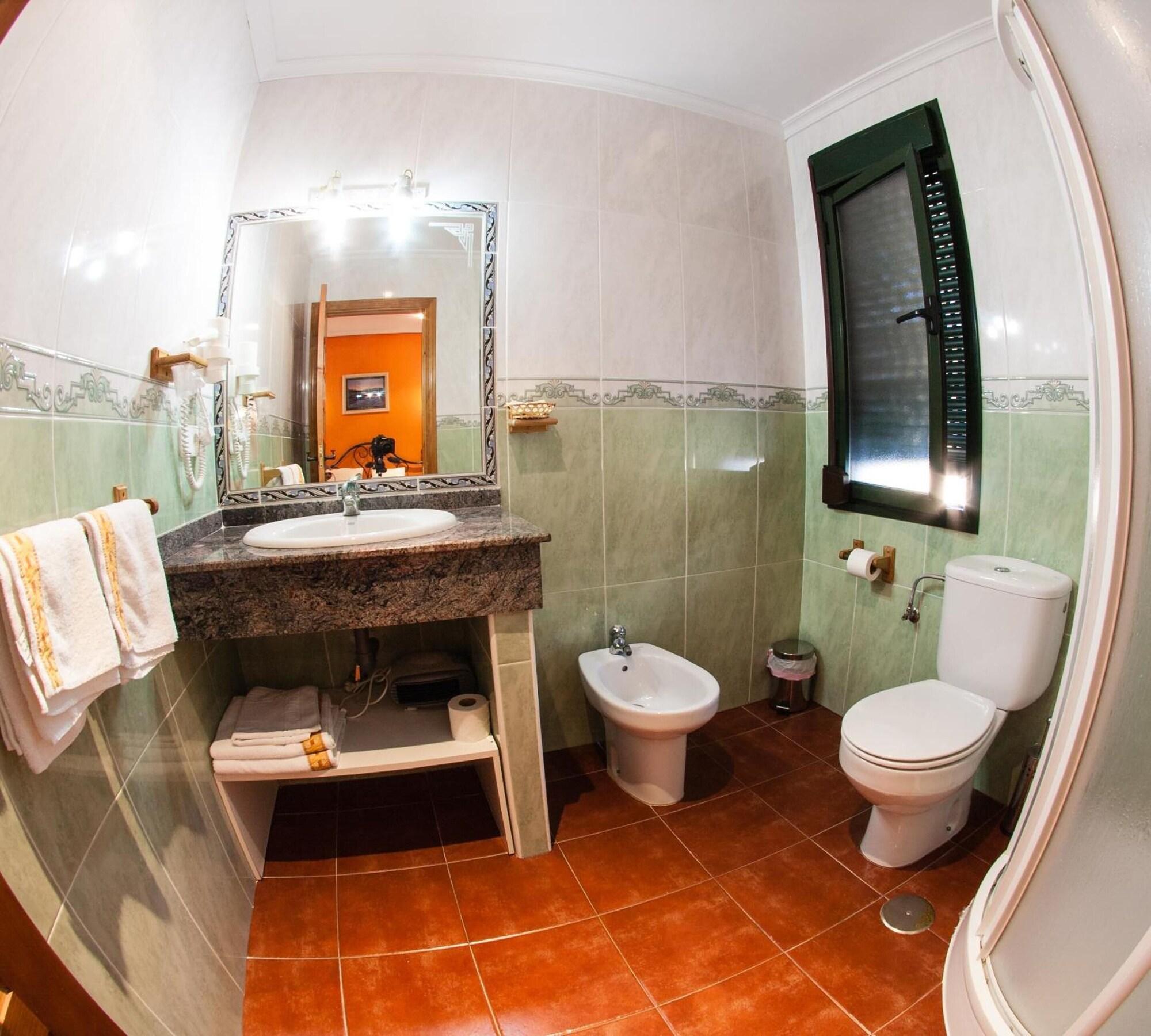 Equipamiento de Habitación Hostal Guadiana