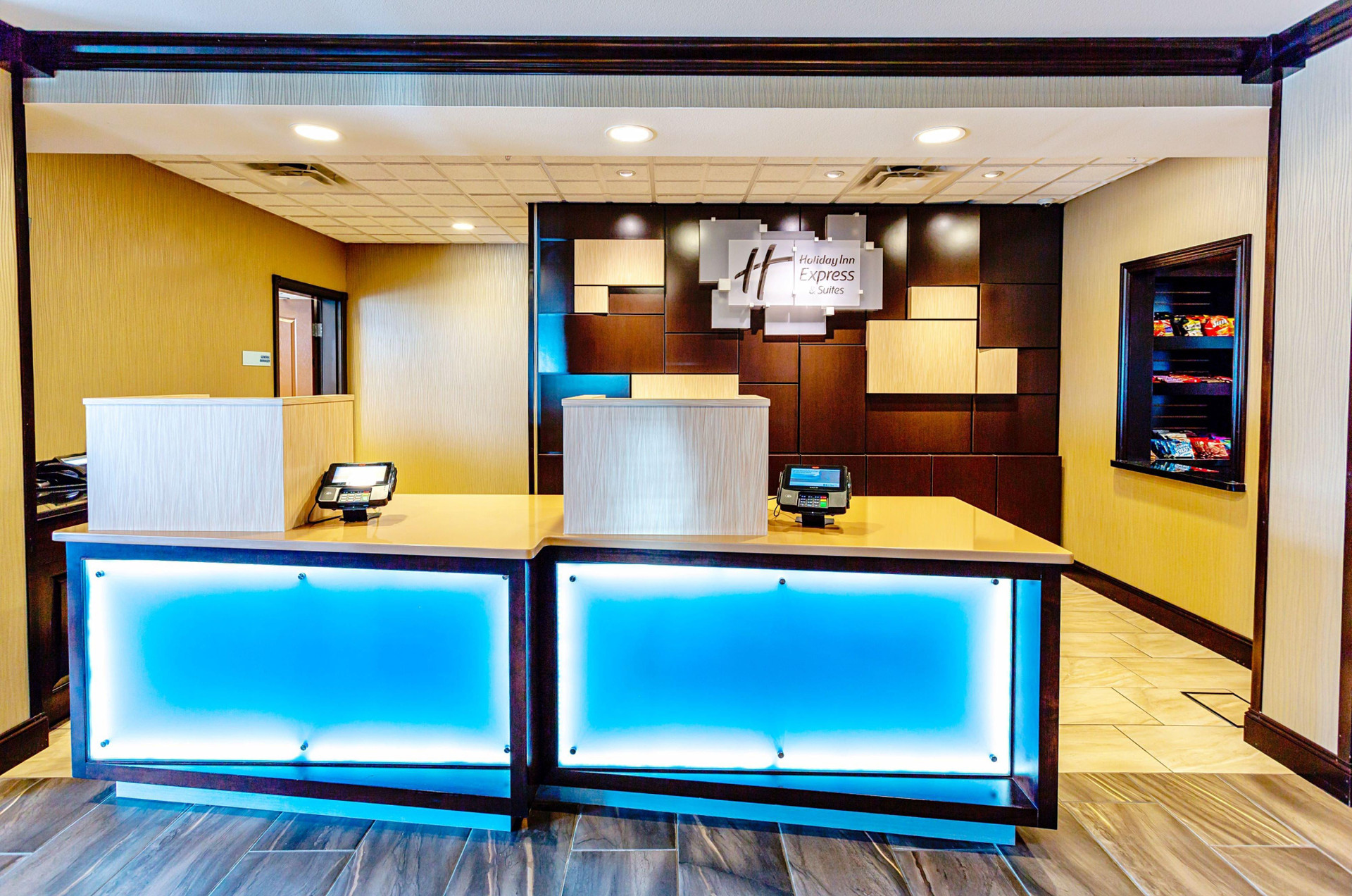 Vista Lobby Holiday Inn Express & Suites Billings by IHG