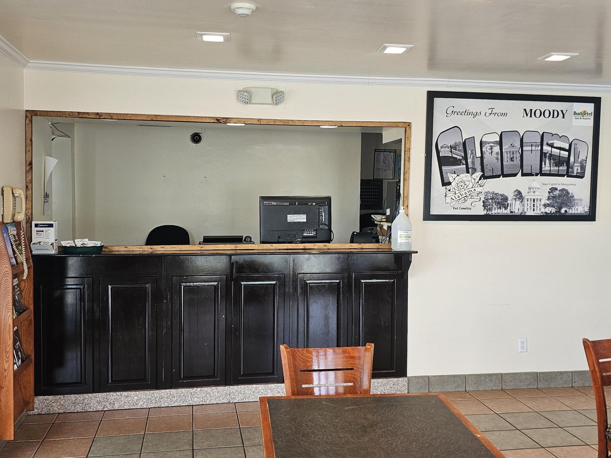 Vista Lobby Budgetel Inn & Suites
