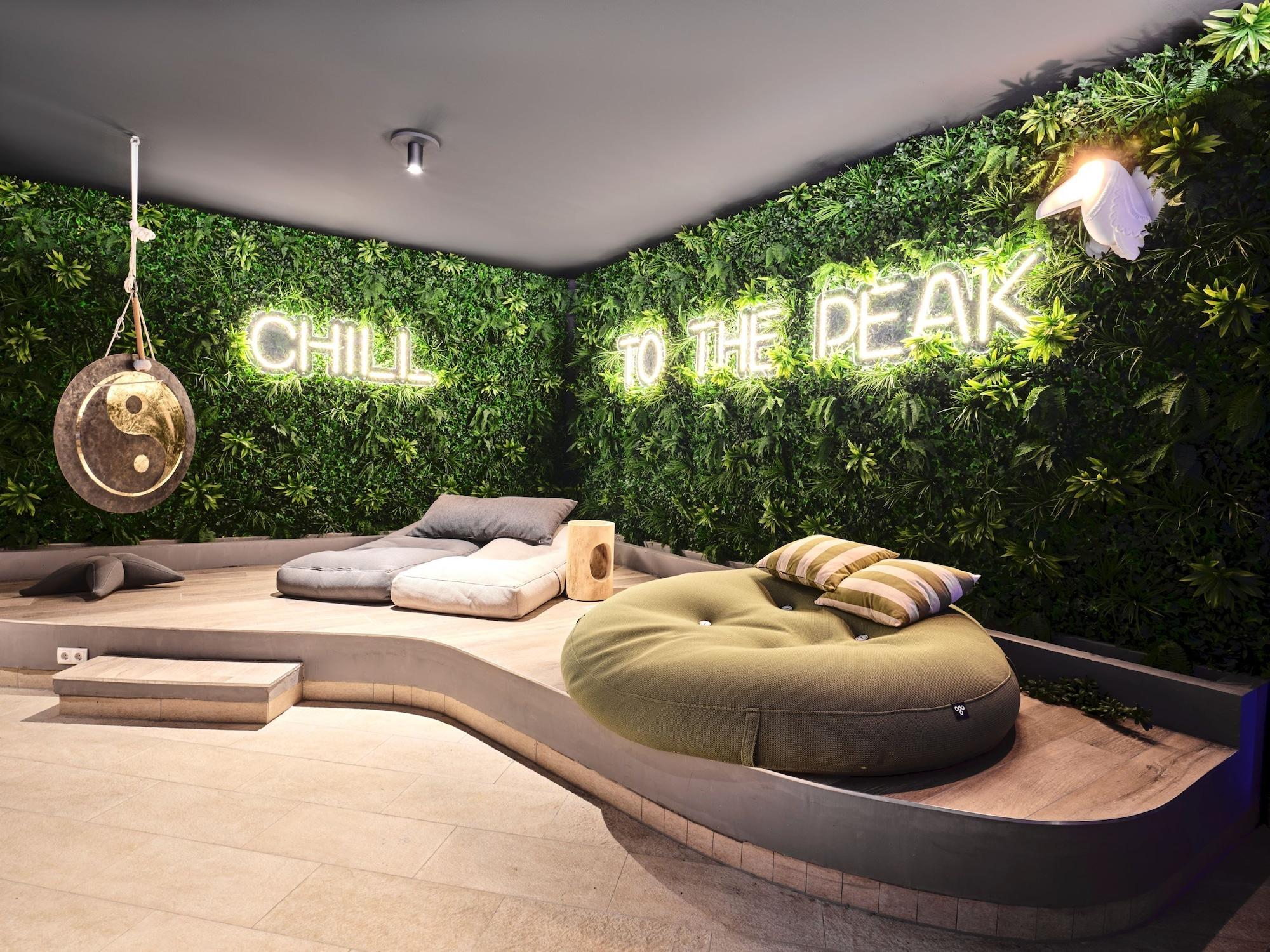 Vista Piscina [PLACES] Obertauern by Valamar