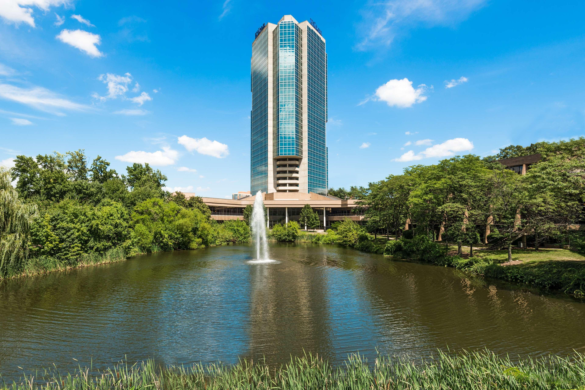 Vista Exterior Hilton Alexandria Mark Center