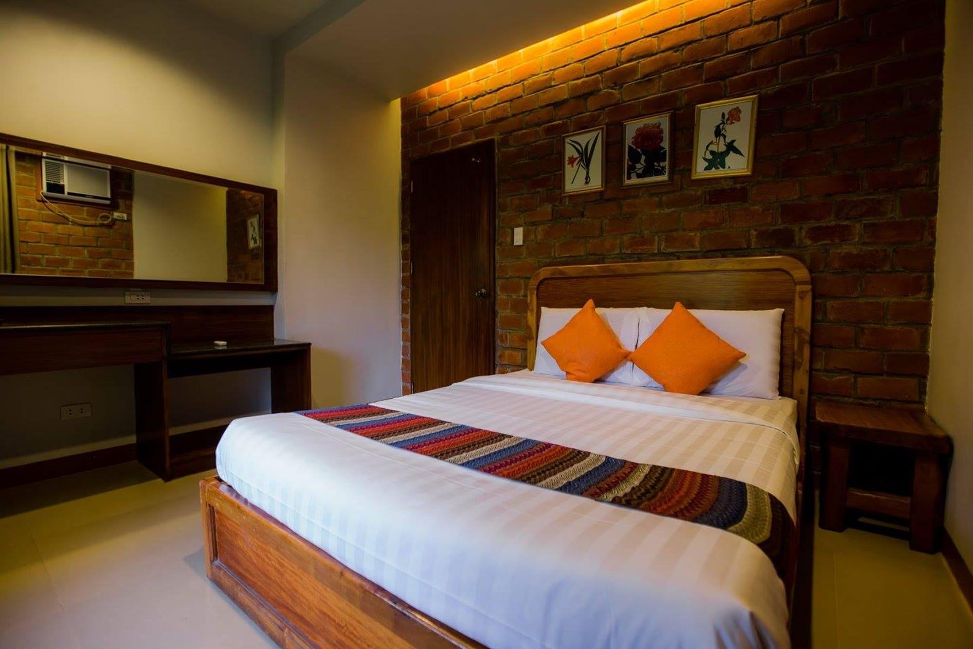 Varios Malagos Garden Resort