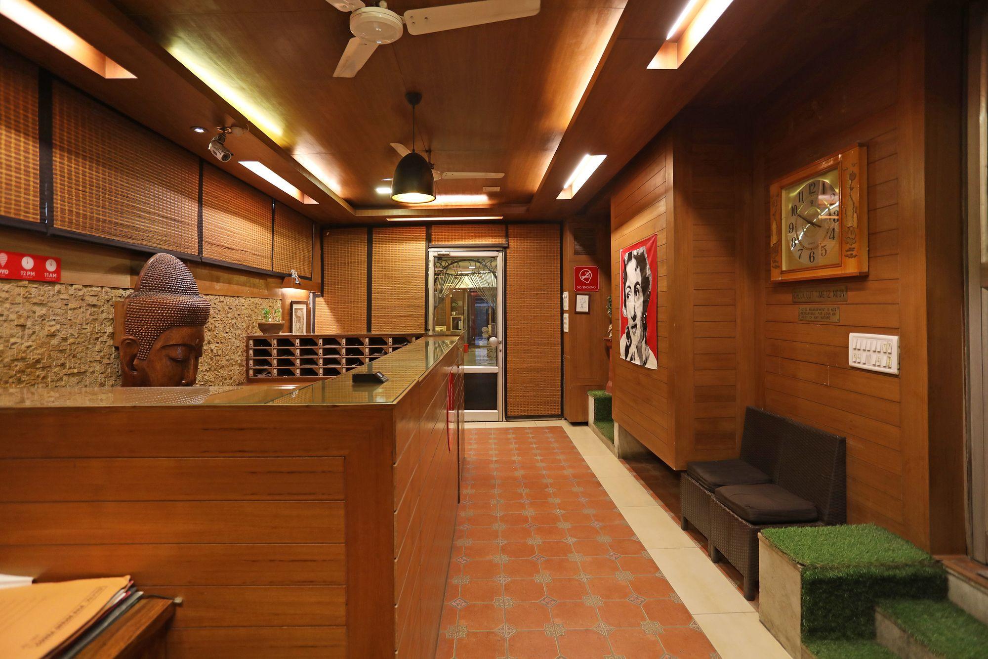 Vista Lobby OYO 1219 Hamilton Hotel