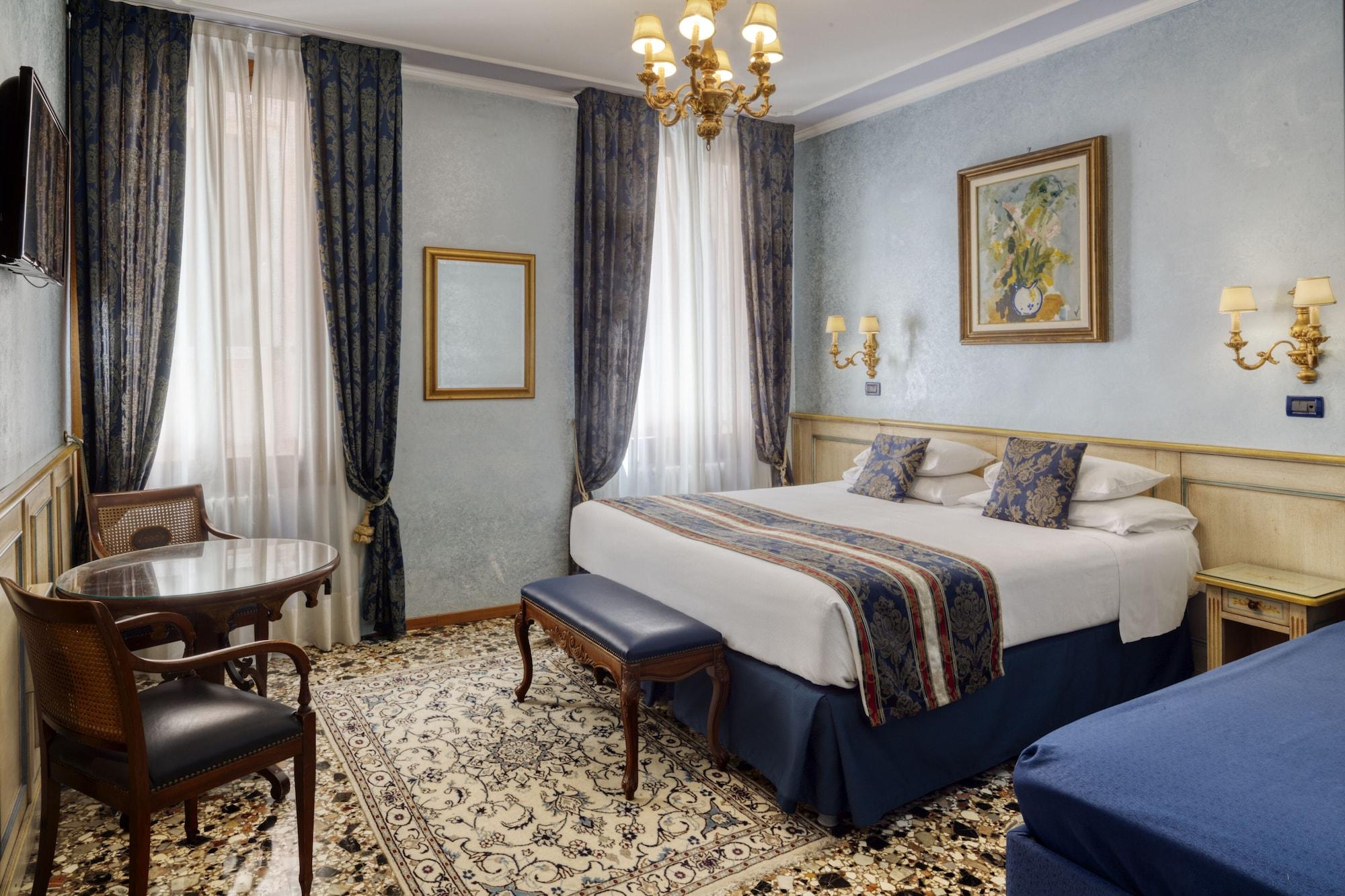 Varios Hotel al Piave