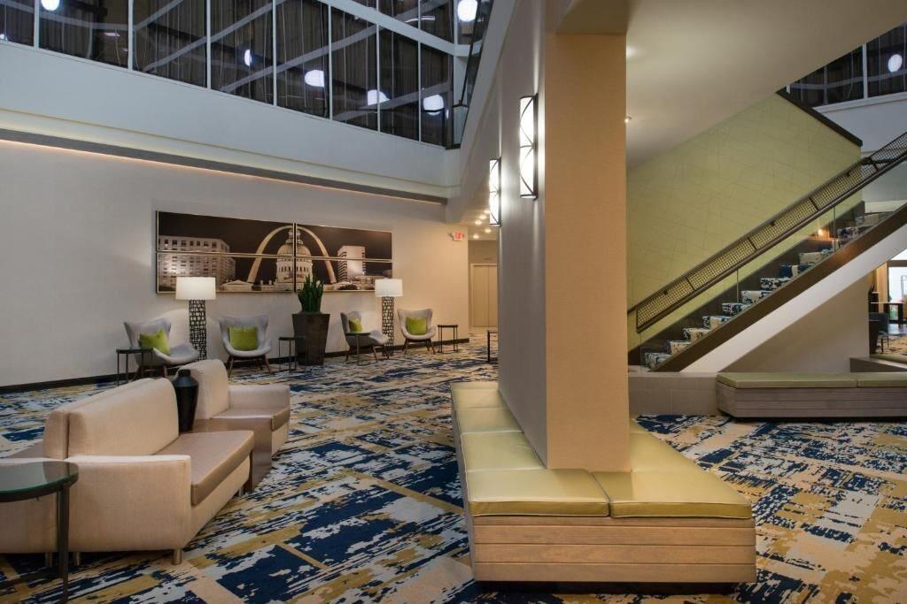 Vista Lobby The Arch Convention Hotel