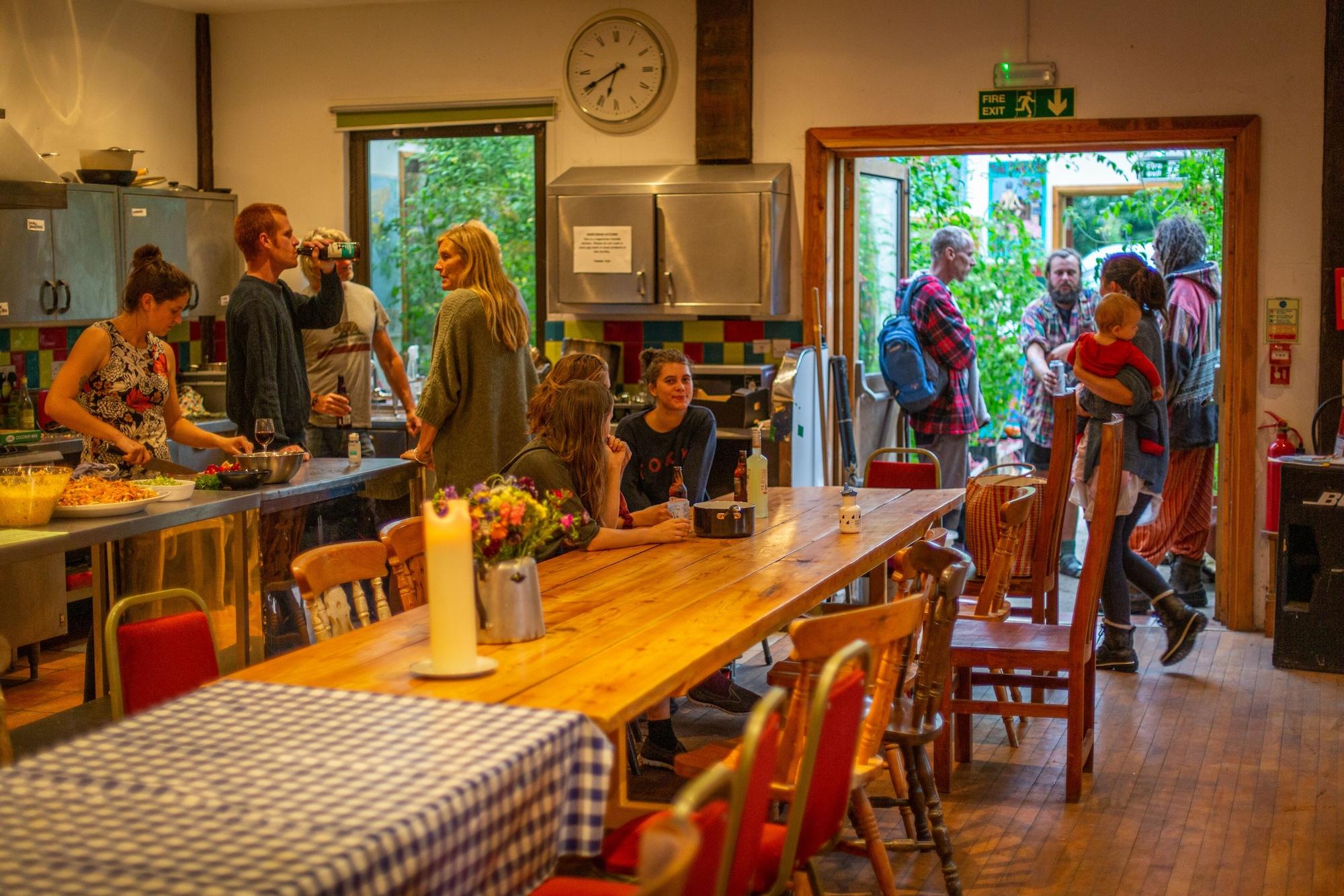 Comodidades del Alojamiento Holifield Farm Hostel