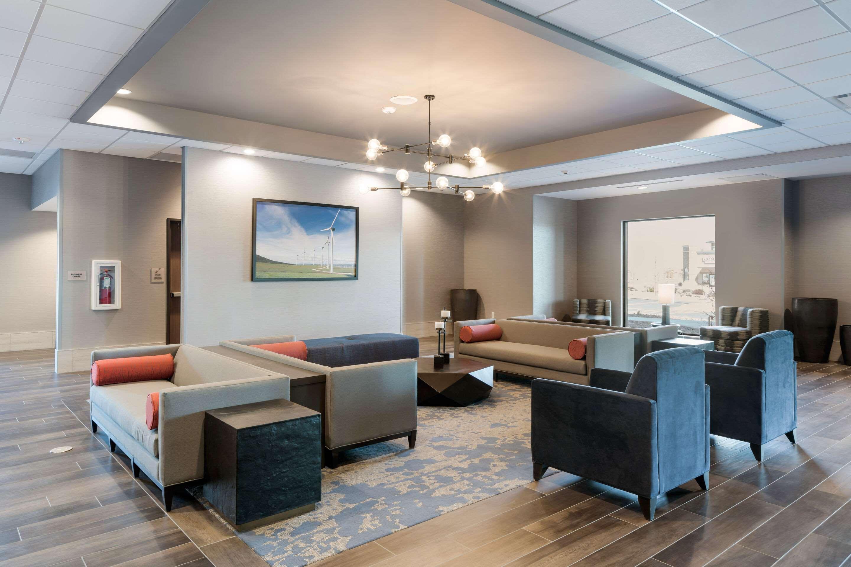 Vista Lobby Comfort Suites Southwest Kennewick