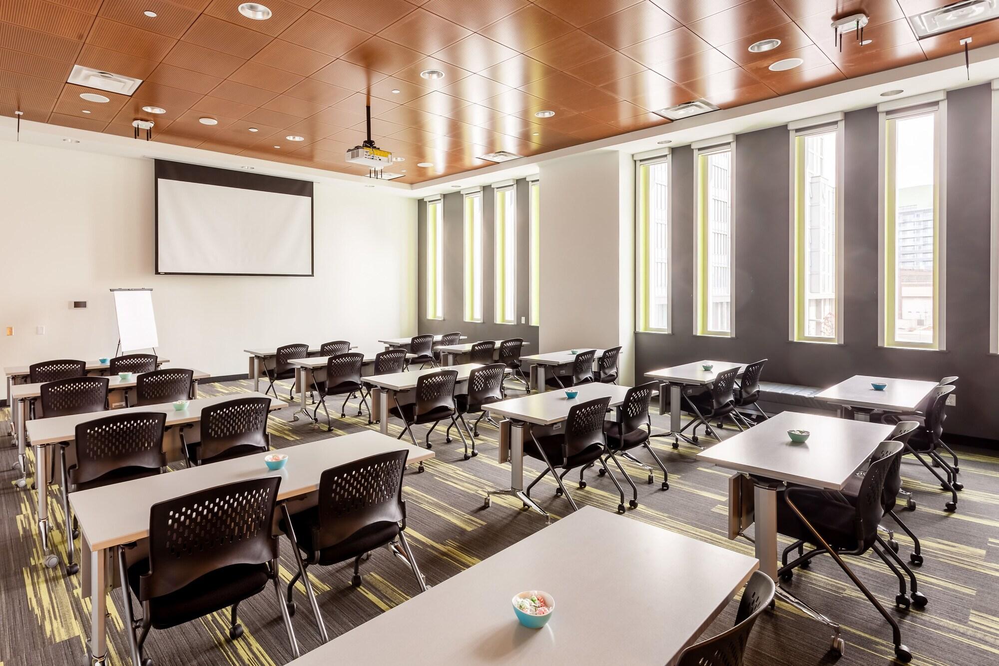 Residence & Conference Centre Toronto Downtown George Brown Polytechnic ...