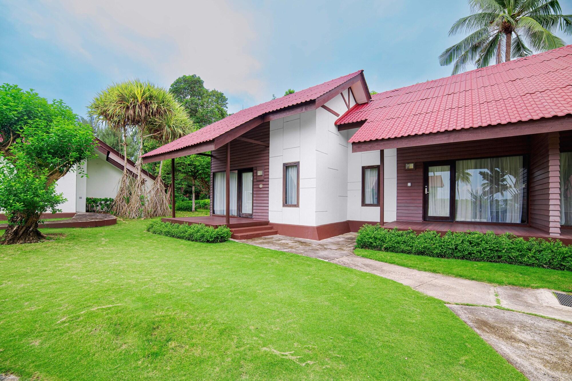 Vista Exterior Mayang Sari Beach Resort