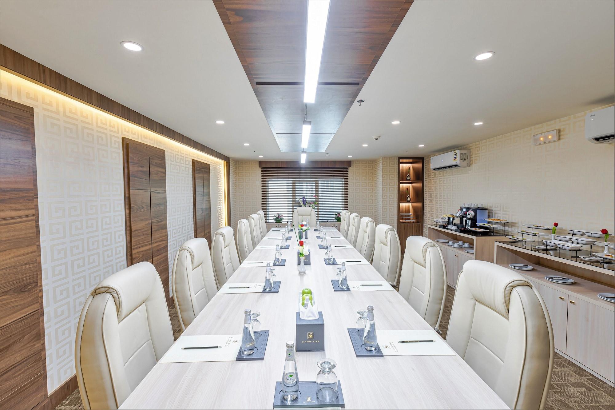 Sala de Reuniones Season Star Hotel
