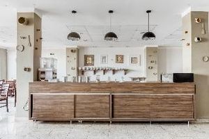 Alojamiento - OYO BOMBONATO PALACE HOTEL