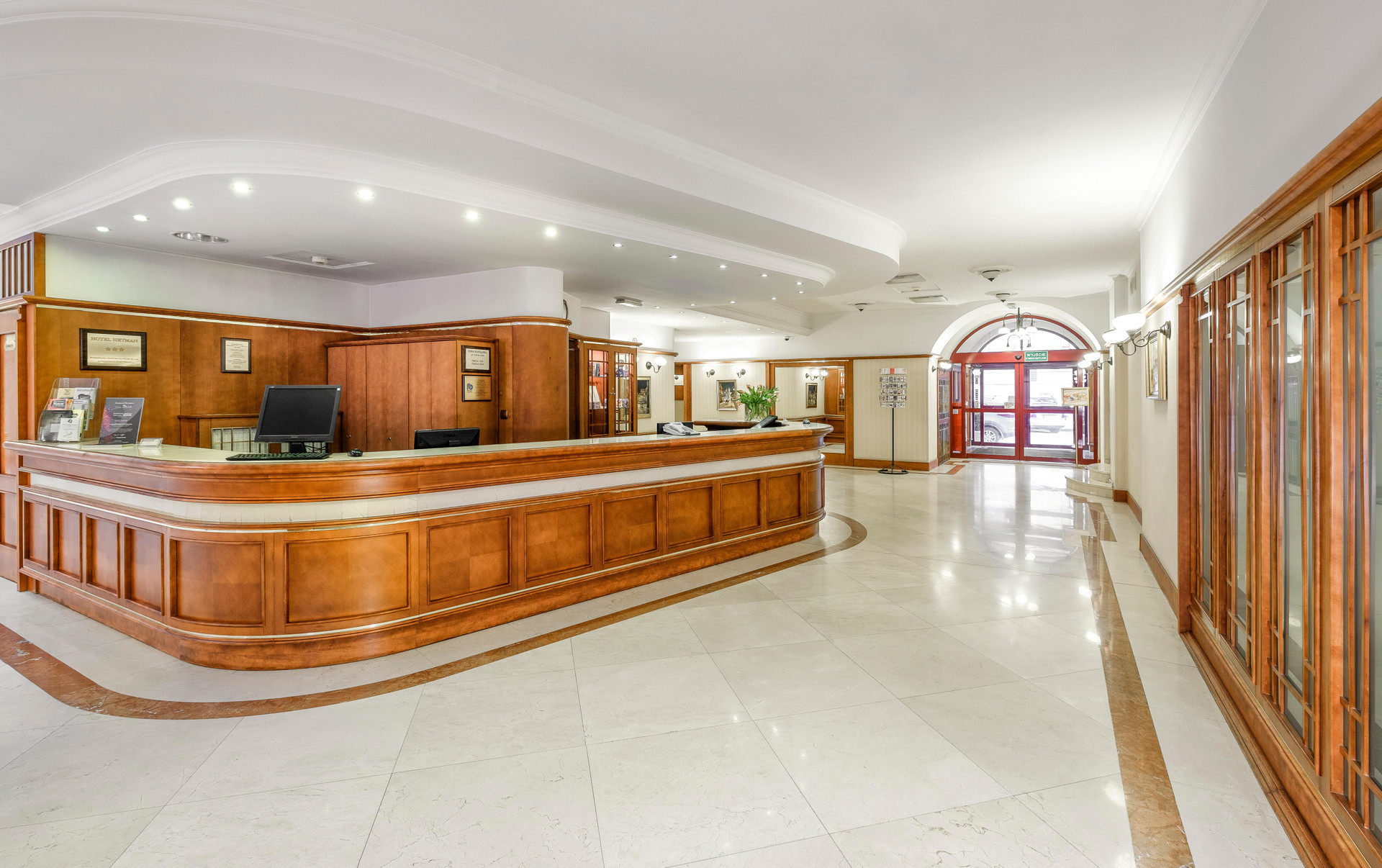 Vista Lobby Hotel Hetman