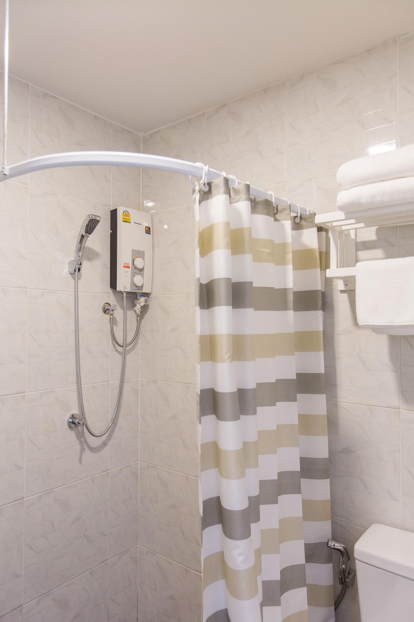 Equipamiento de Habitación At the train