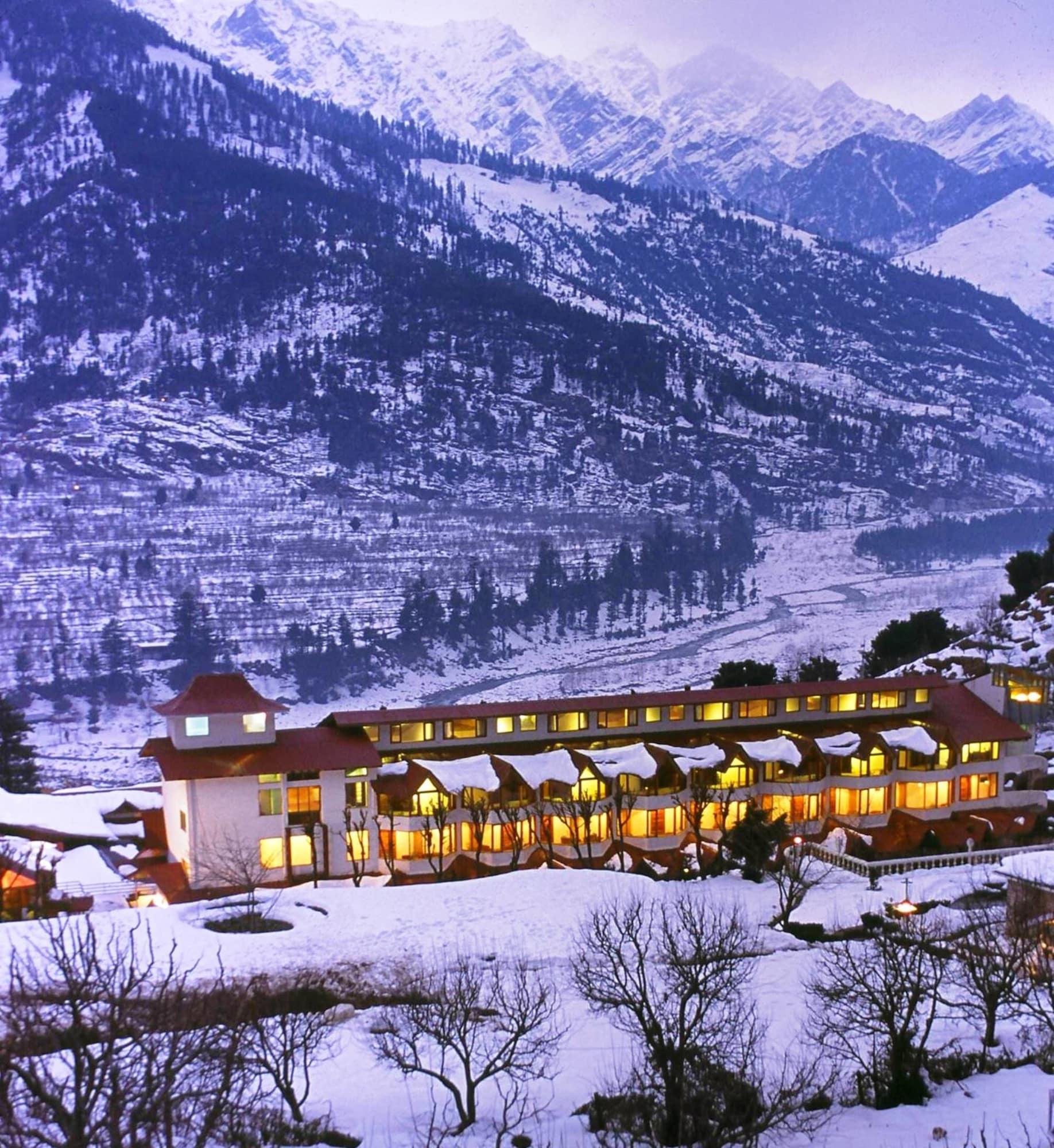 Vista Exterior Manuallaya The Resort Spa in the Himalayas