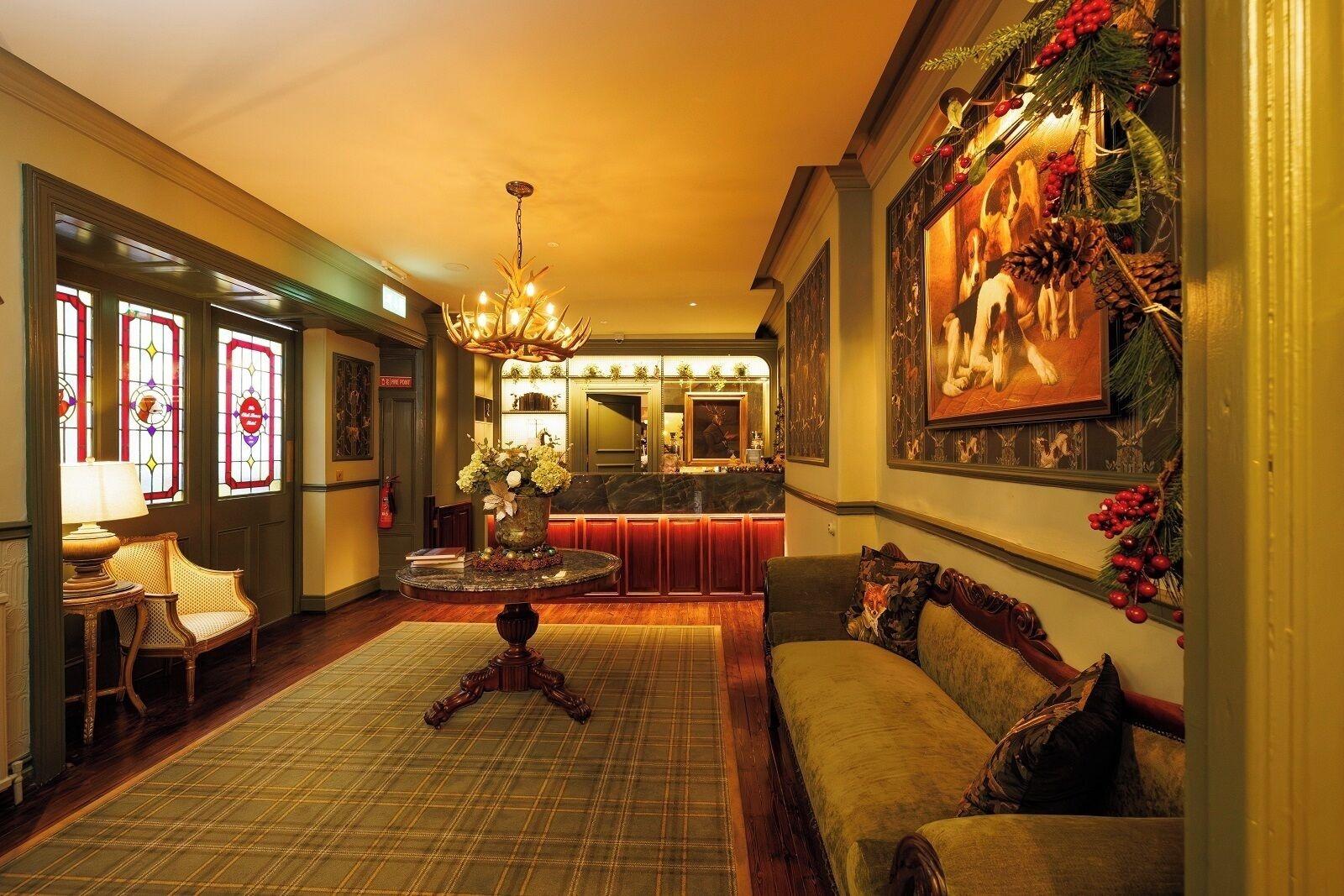 Vista Lobby The Club House Hotel