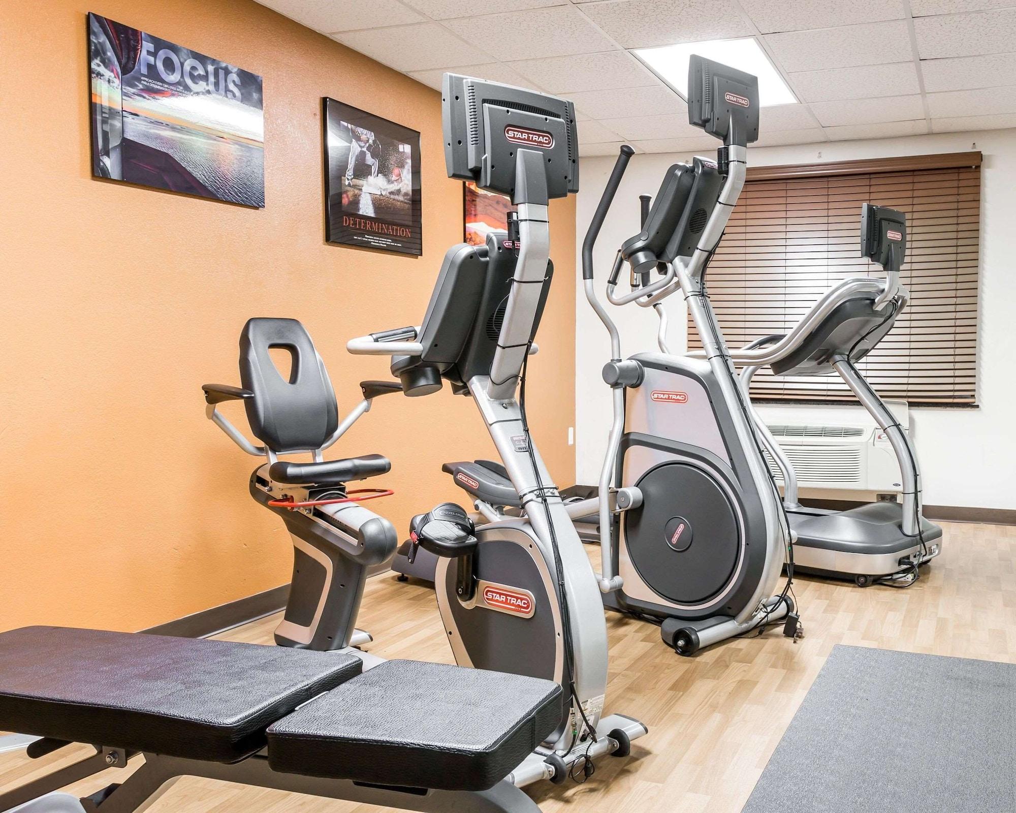 Gimnasio Comfort Inn Metro Airport