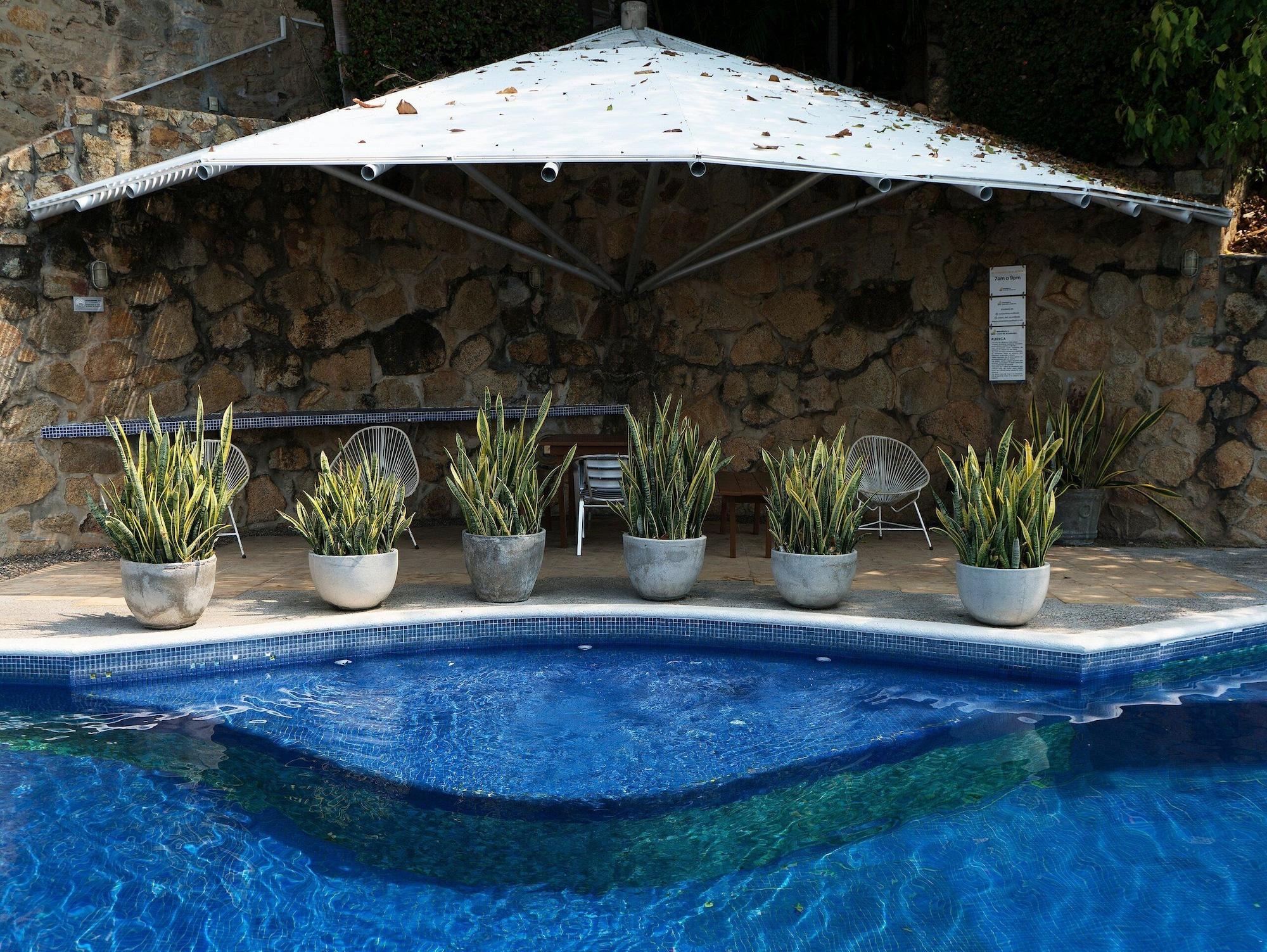 Vista Piscina Casas del Acantilado