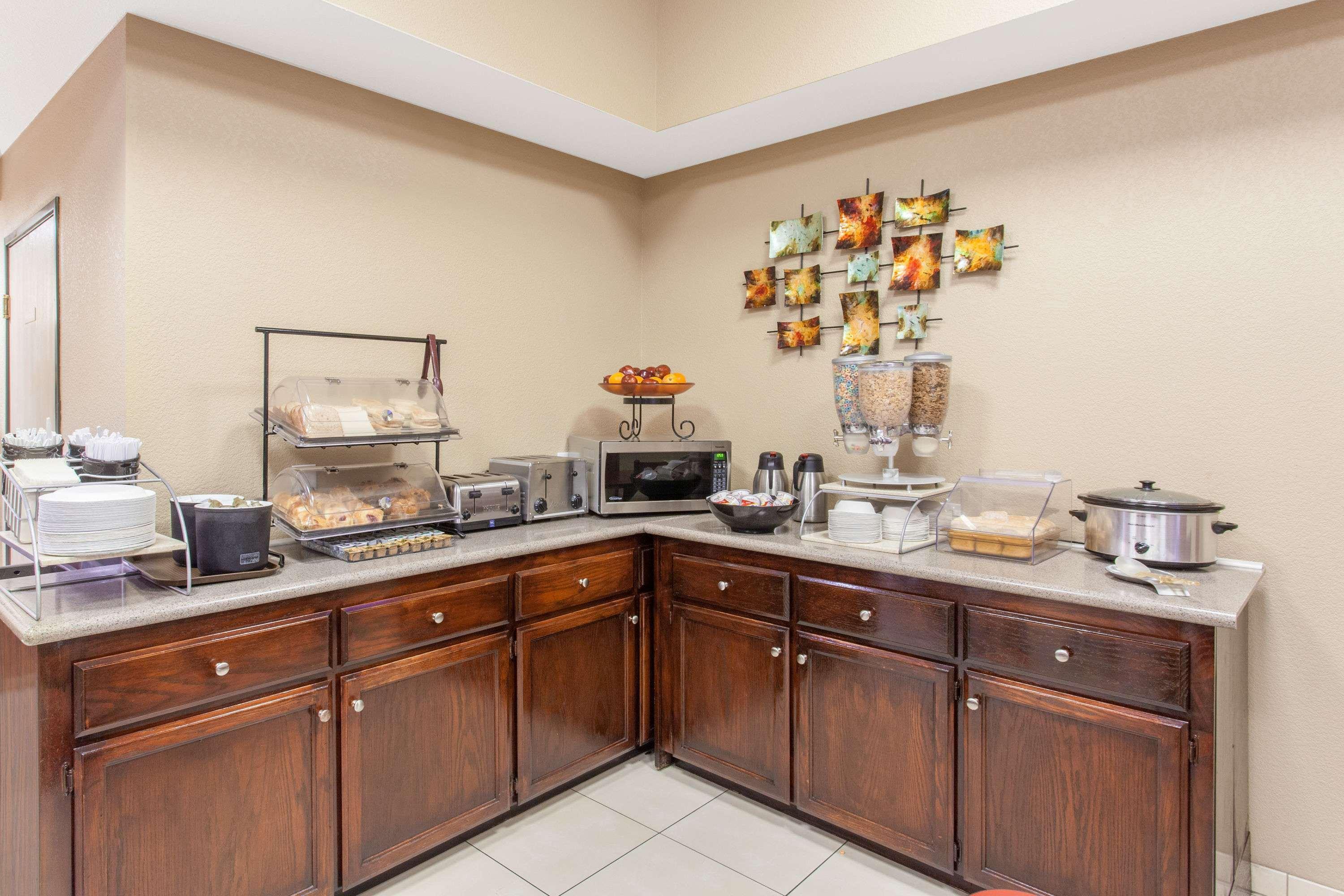 Restaurant Ramada by Wyndham Fresno Northwest