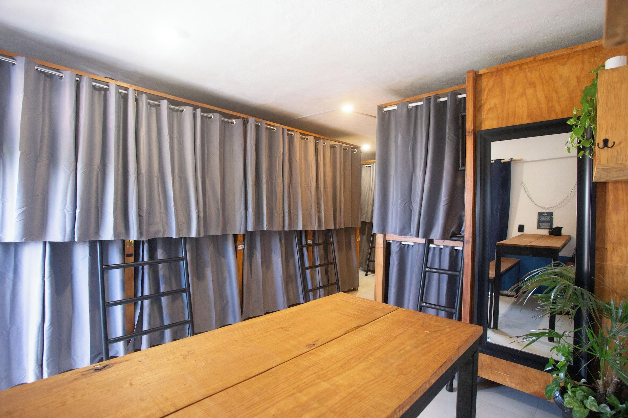 Habitación Maui Hostel - Adults Only