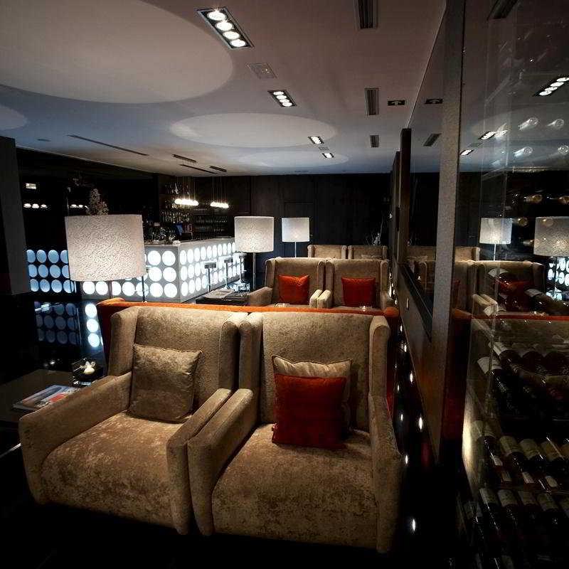 Bar/Salón Room Hotel