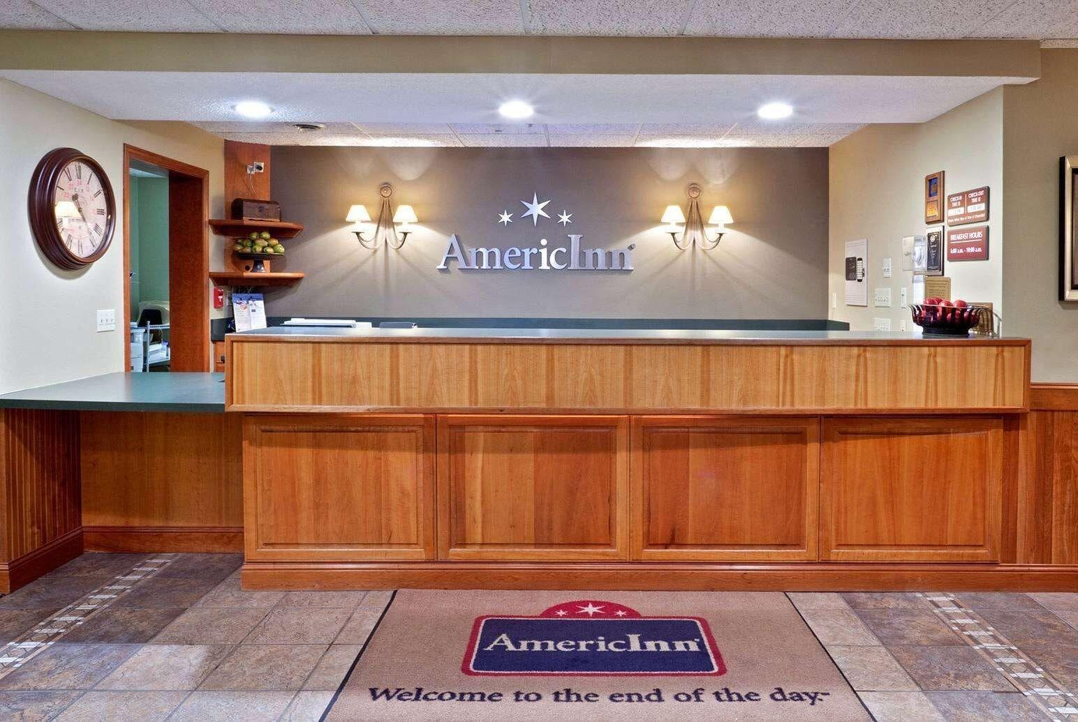 Vista Lobby AmericInn by Wyndham West Burlington