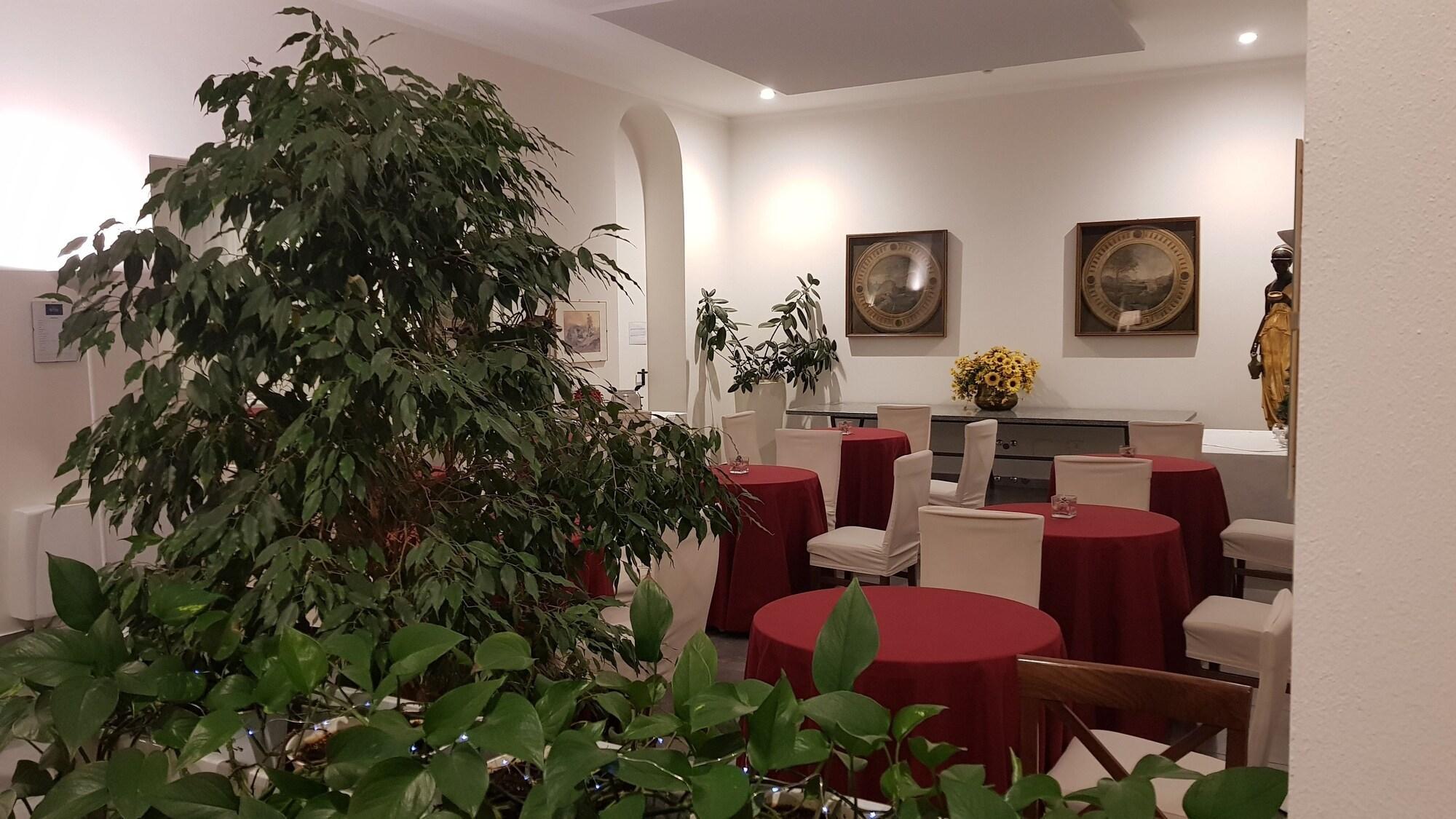 Vista Lobby Hotel La Nuova Rotaia