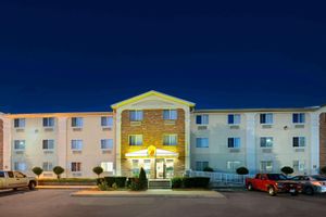 Alojamiento - Super 8 by Wyndham Plano/Dallas Area