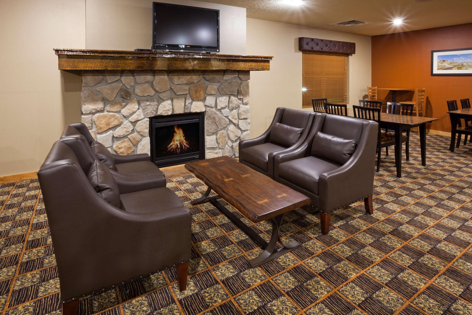 Vista Lobby AmericInn by Wyndham Fargo Medical Center