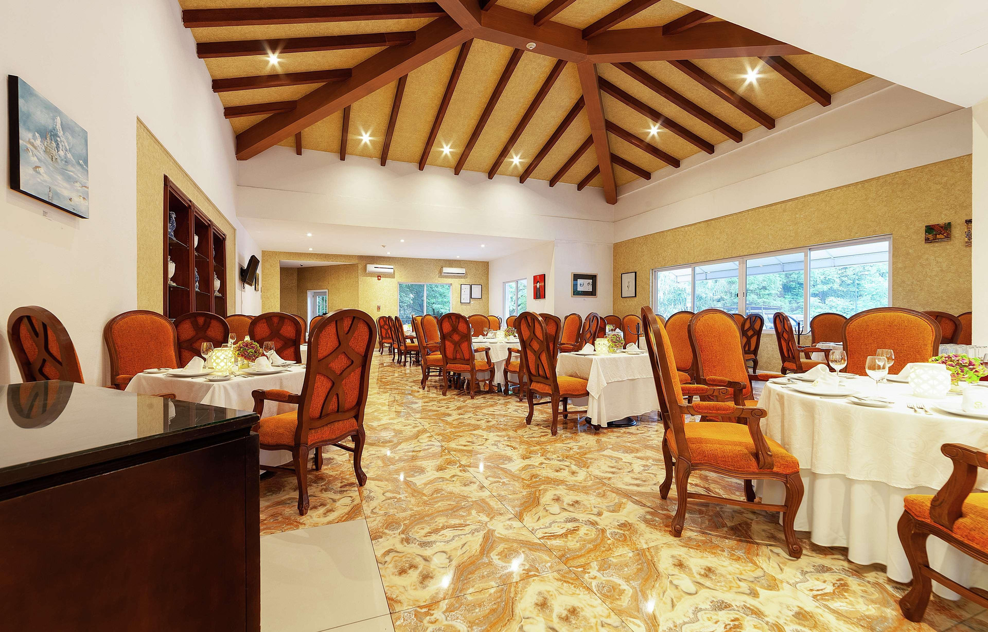 Restaurant MM Grand Hotel Puebla, Tapestry Collection by Hilton