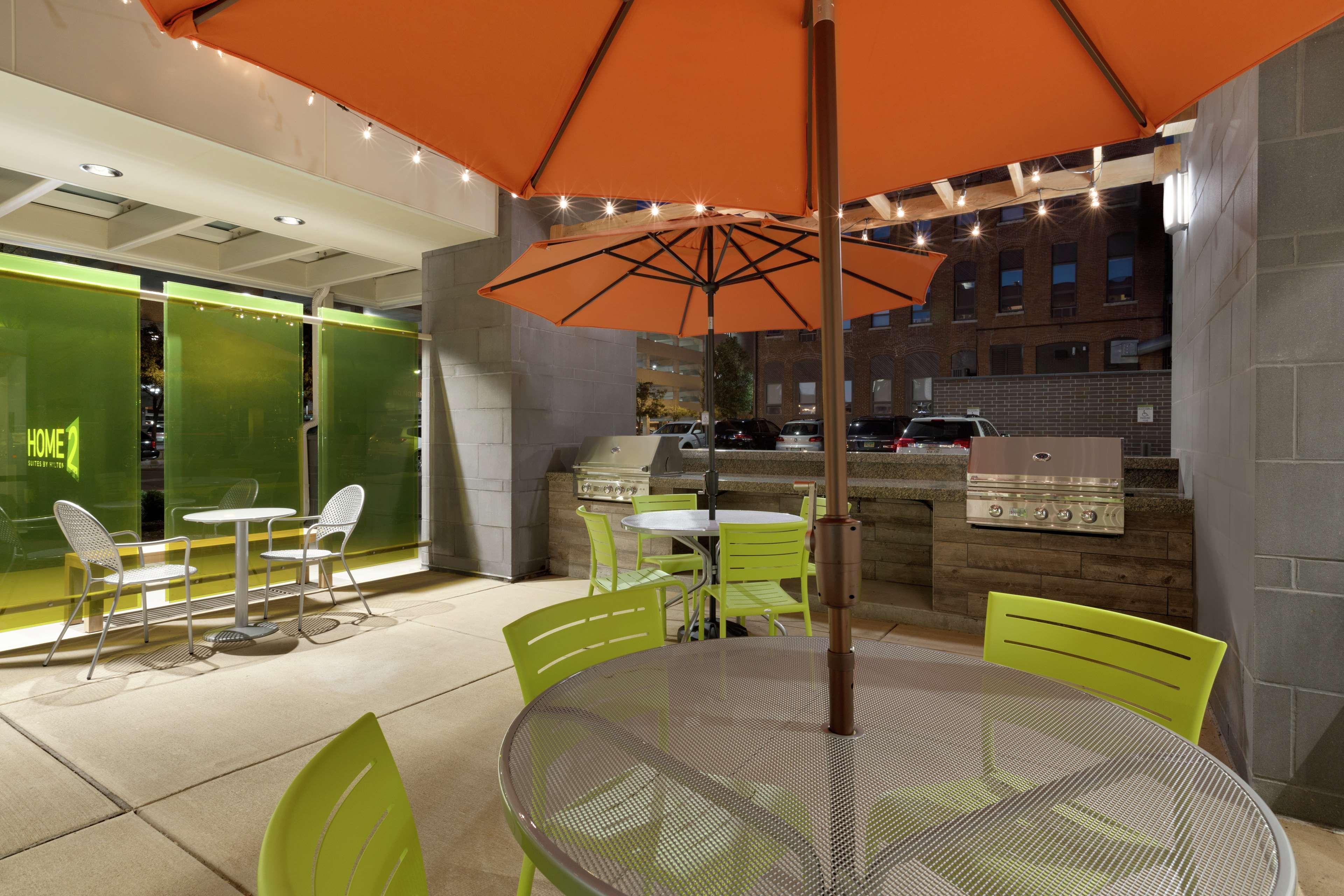 Restaurant Home2 Suites by Hilton La Crosse