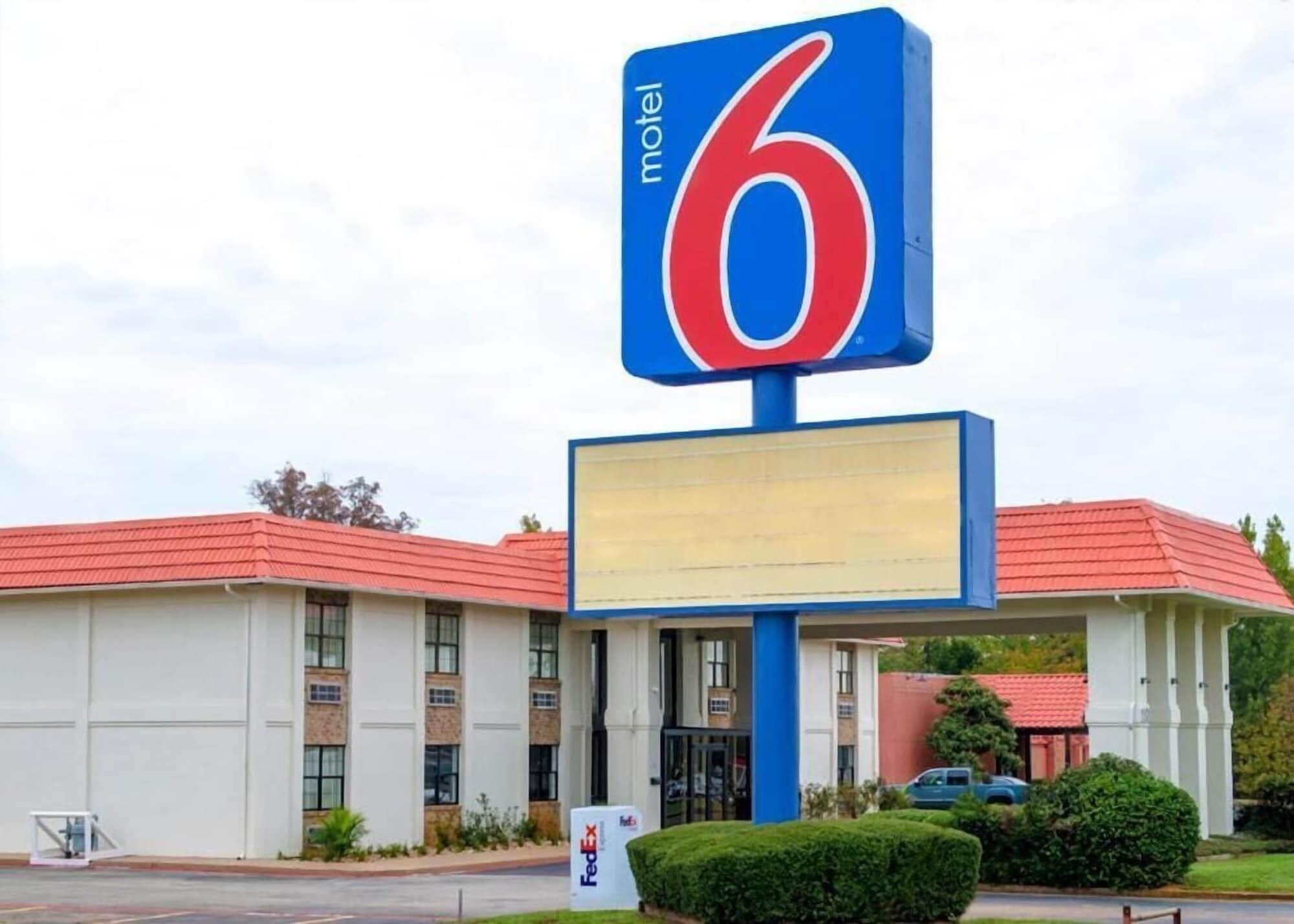 Vista Exterior Motel 6 Palestine, TX