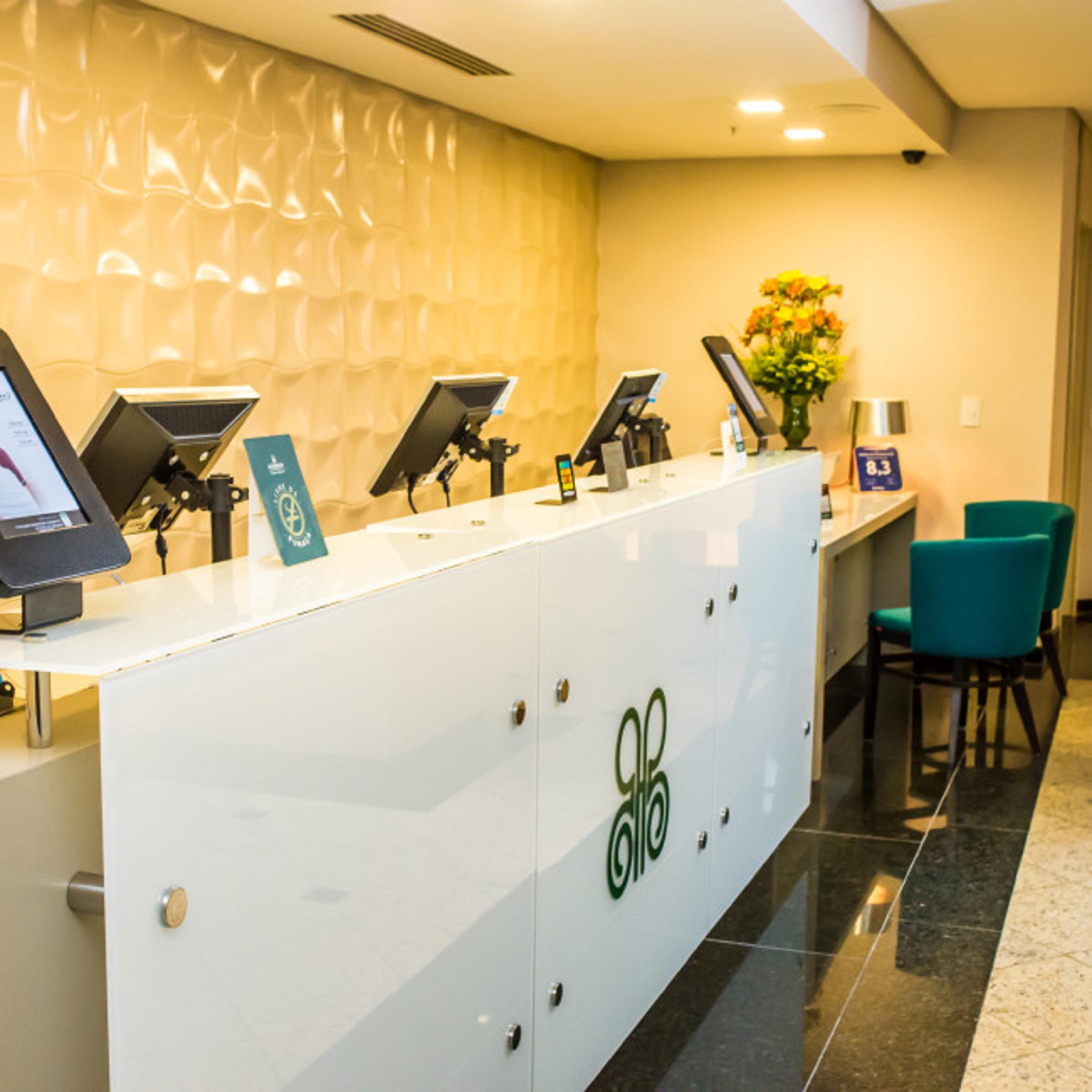 Vista do lobby Bourbon Alphaville Hotel (Business)