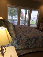 Alquiler Vacacional - Beautiful Calcasieu Lake Views from Old Settlement Home.