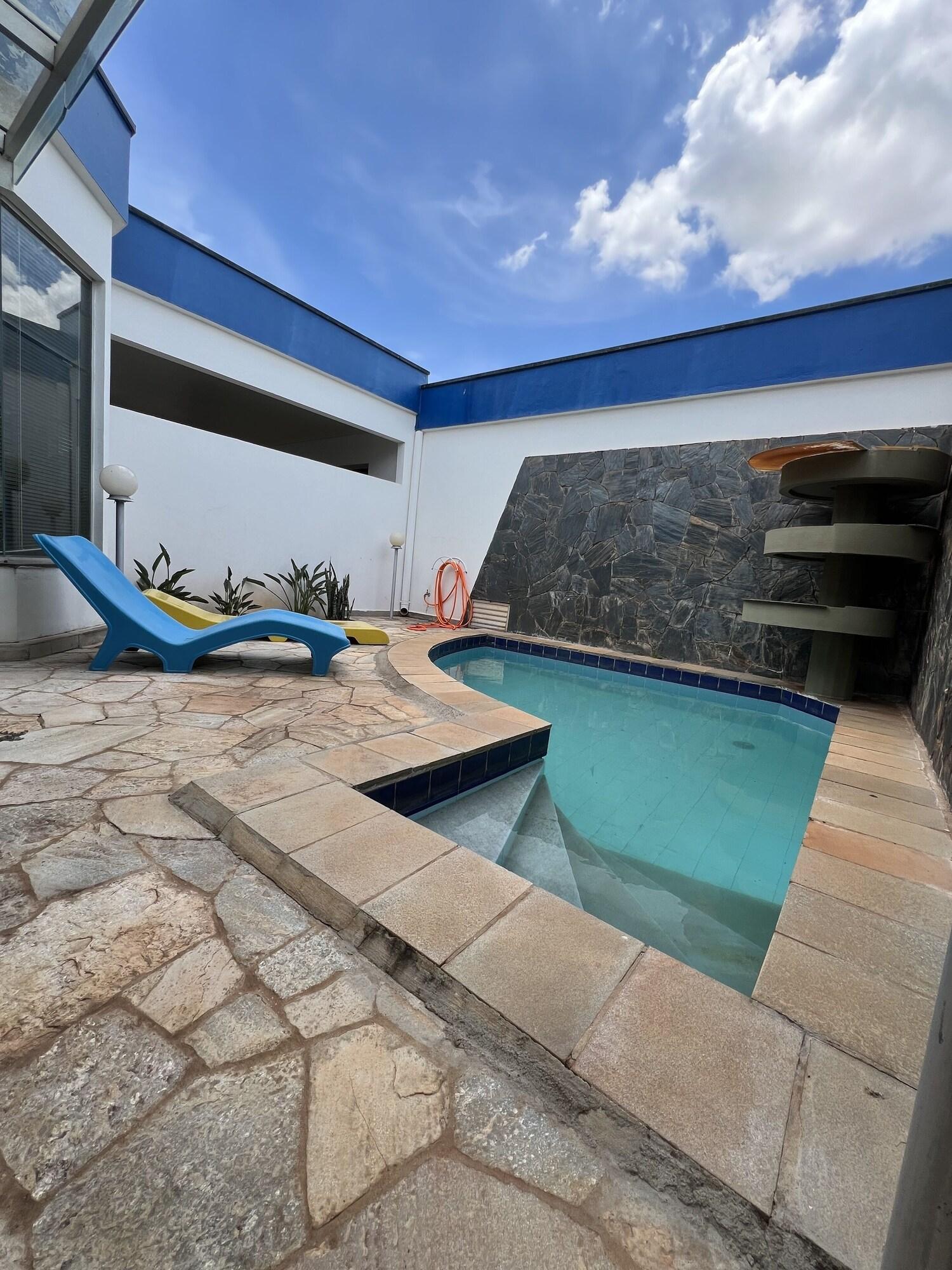 Set de Habitación Espacial Motel