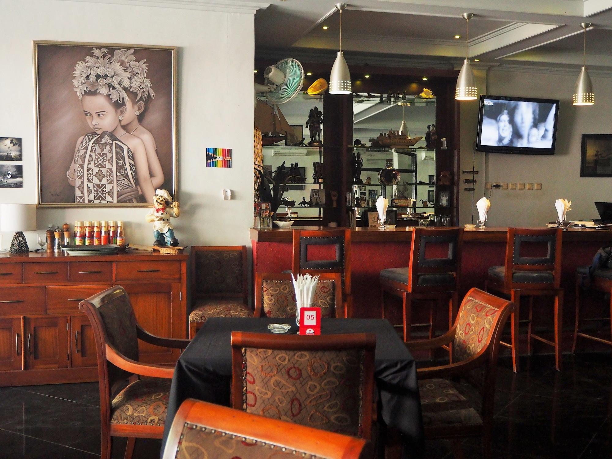 Bar/Salón The Gecho Inn Town