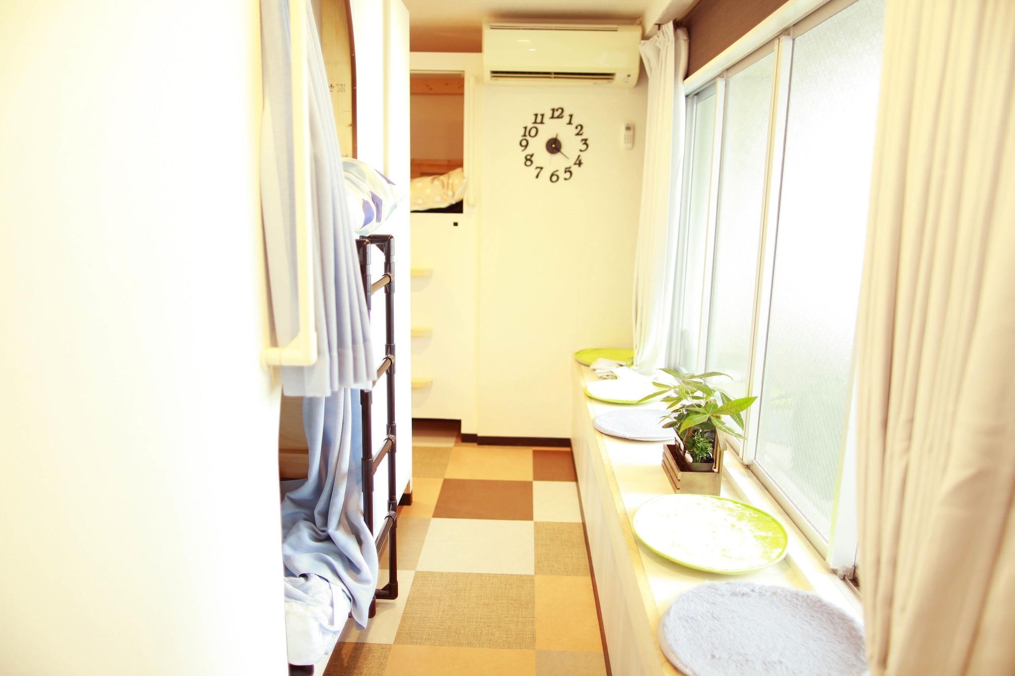 Varios G'inns guest house - Hostel