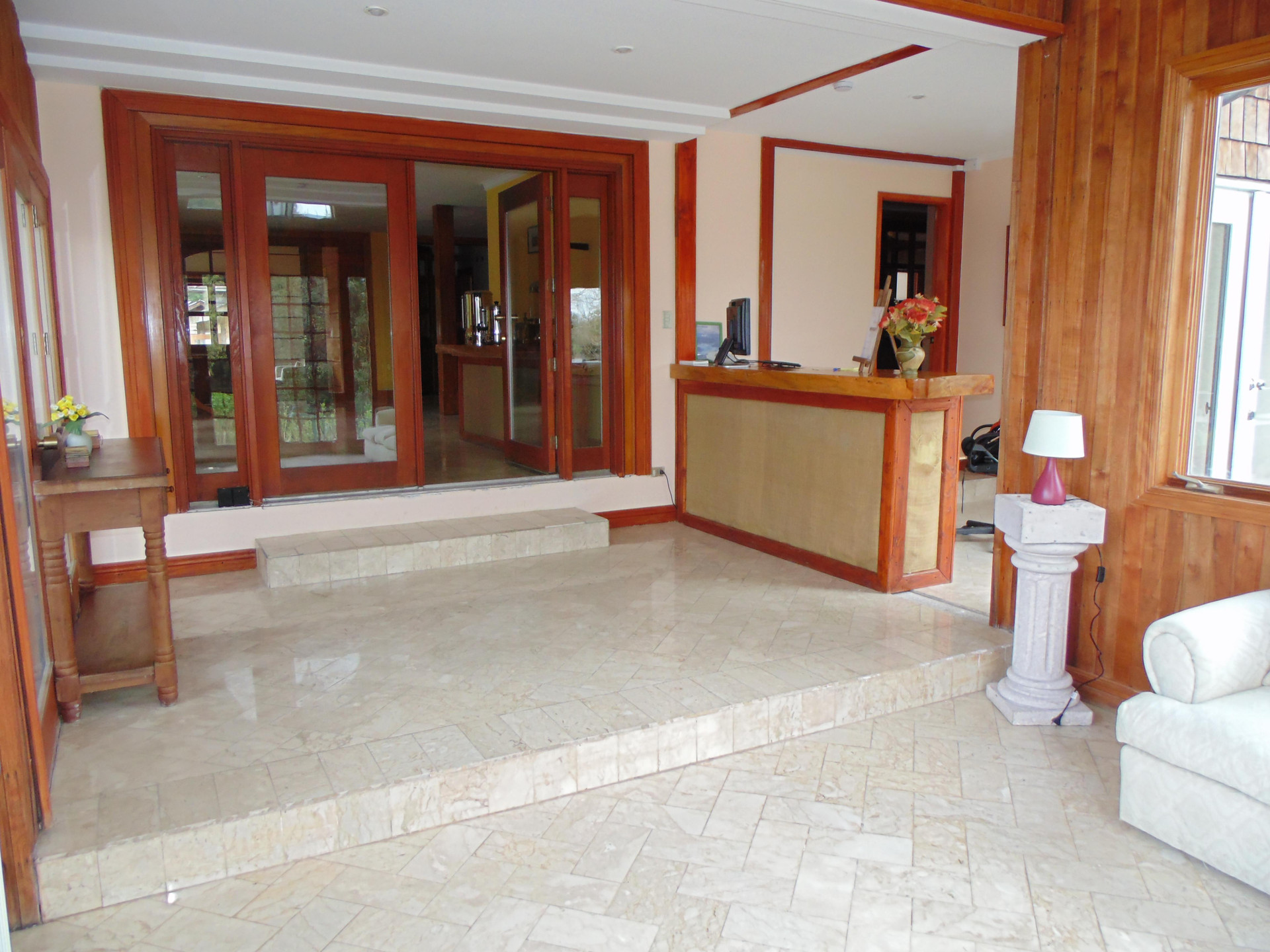 Vista Lobby Hotel Alto Puerto Varas