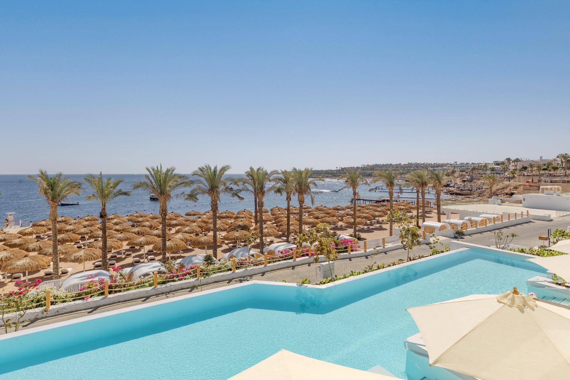 Playa White Hills Resort