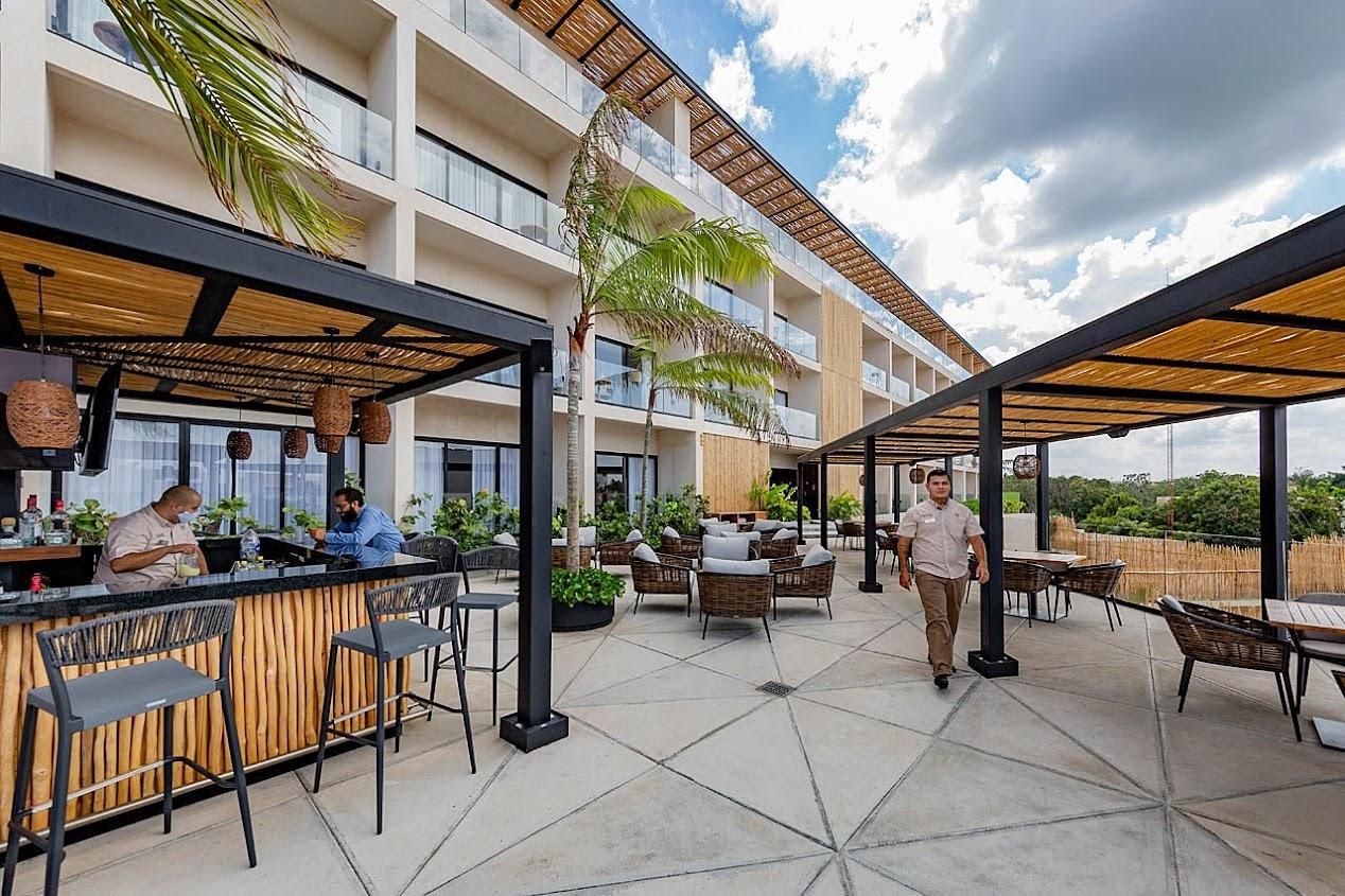 Bar/Salón Hive Cancun By G Hotels