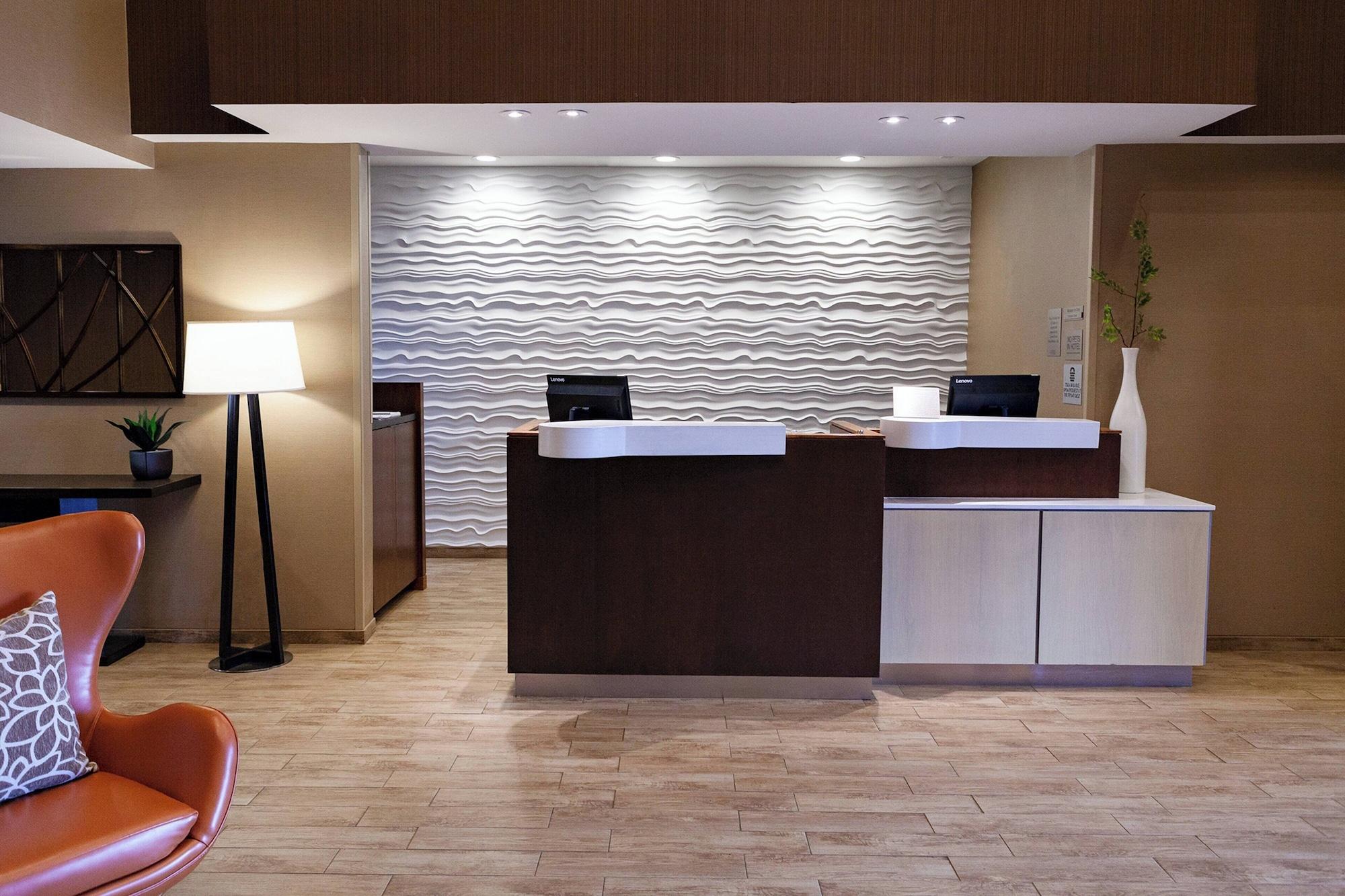 Vista Lobby Fairfield Inn & Suites by Marriott Rockingham