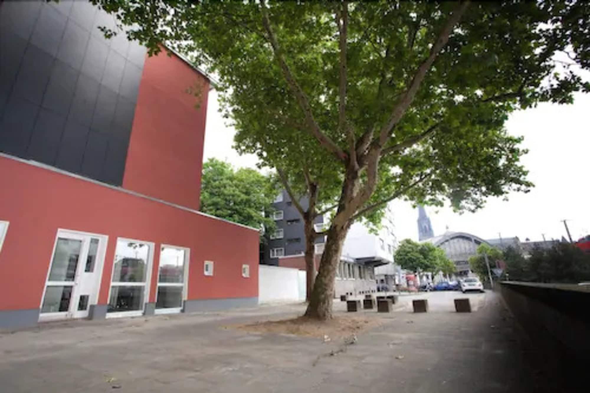 Varios Pathpoint Cologne Backpacker Hostel