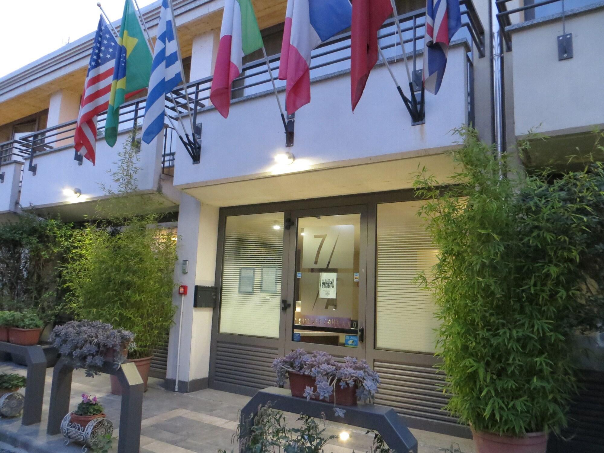 Vista Exterior Seven Rooms Milano