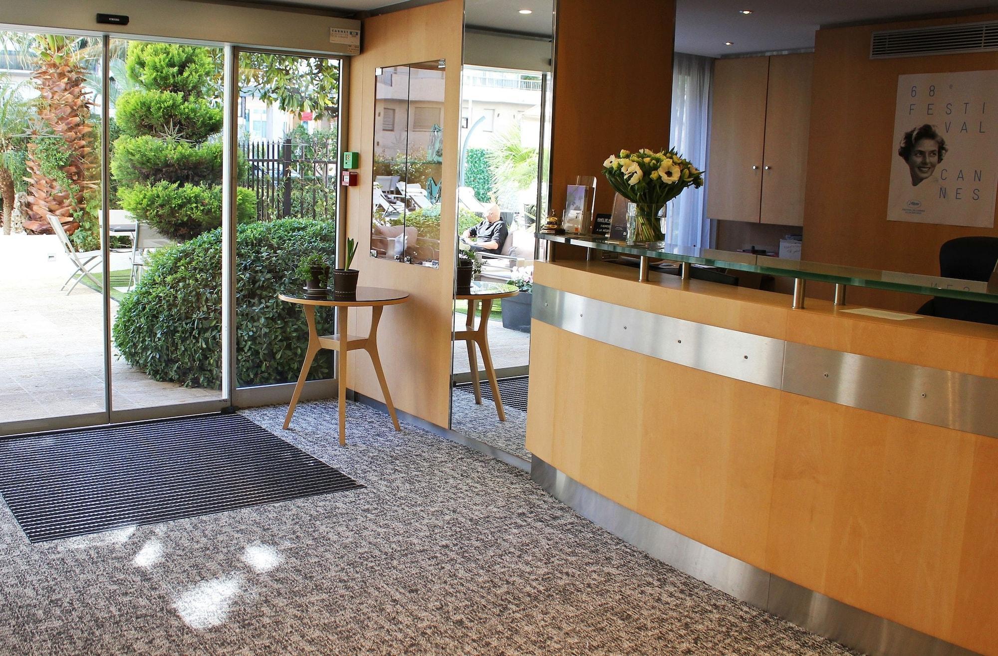 Vista Lobby Hotel Victoria