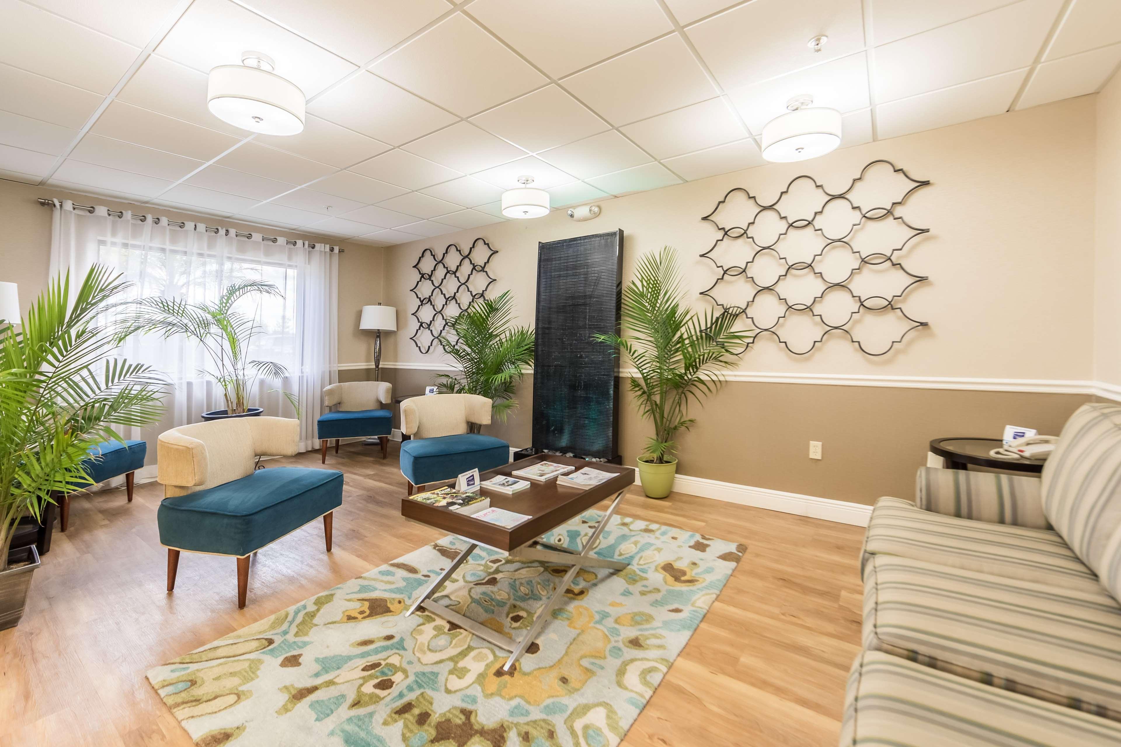 Vista Lobby Best Western Plus Sebastian Hotel & Suites