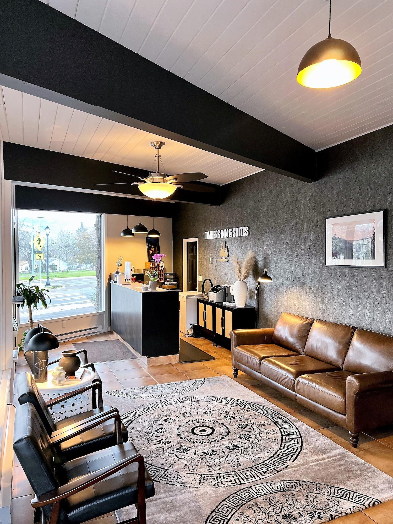 Varios Timbers INN and Suites