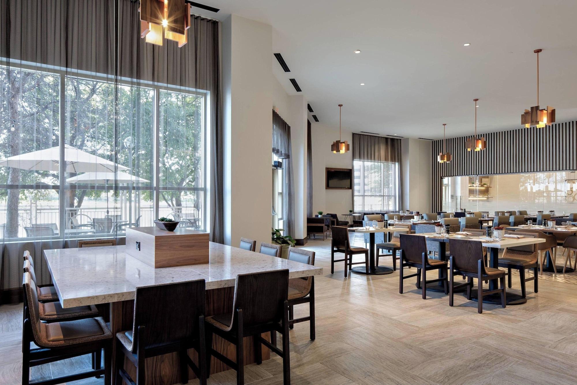 Restaurant Marriott Dallas Las Colinas