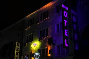 Alojamiento - Rıfat Otel
