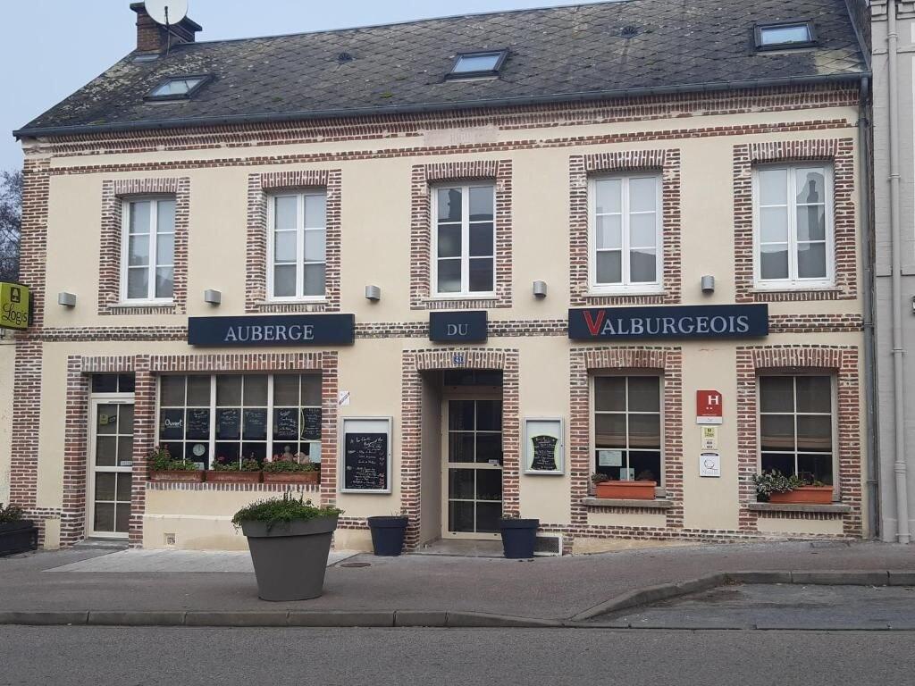 Exterior View Logis Auberge du Valburgeois