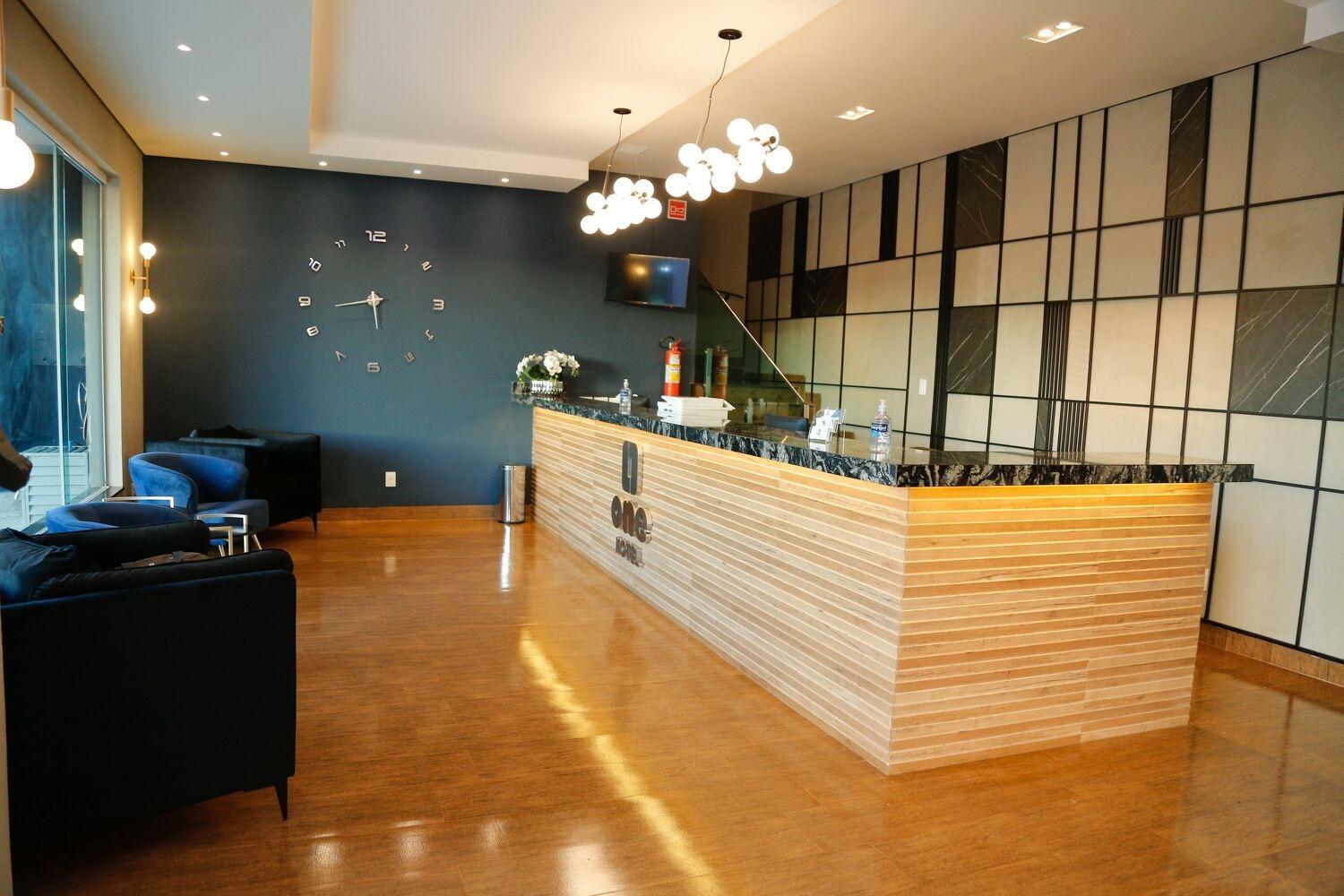 Vista Lobby One Hotel
